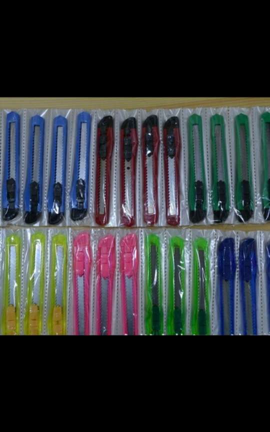 小号美工刀刻刀裁纸刀介刀详情图6