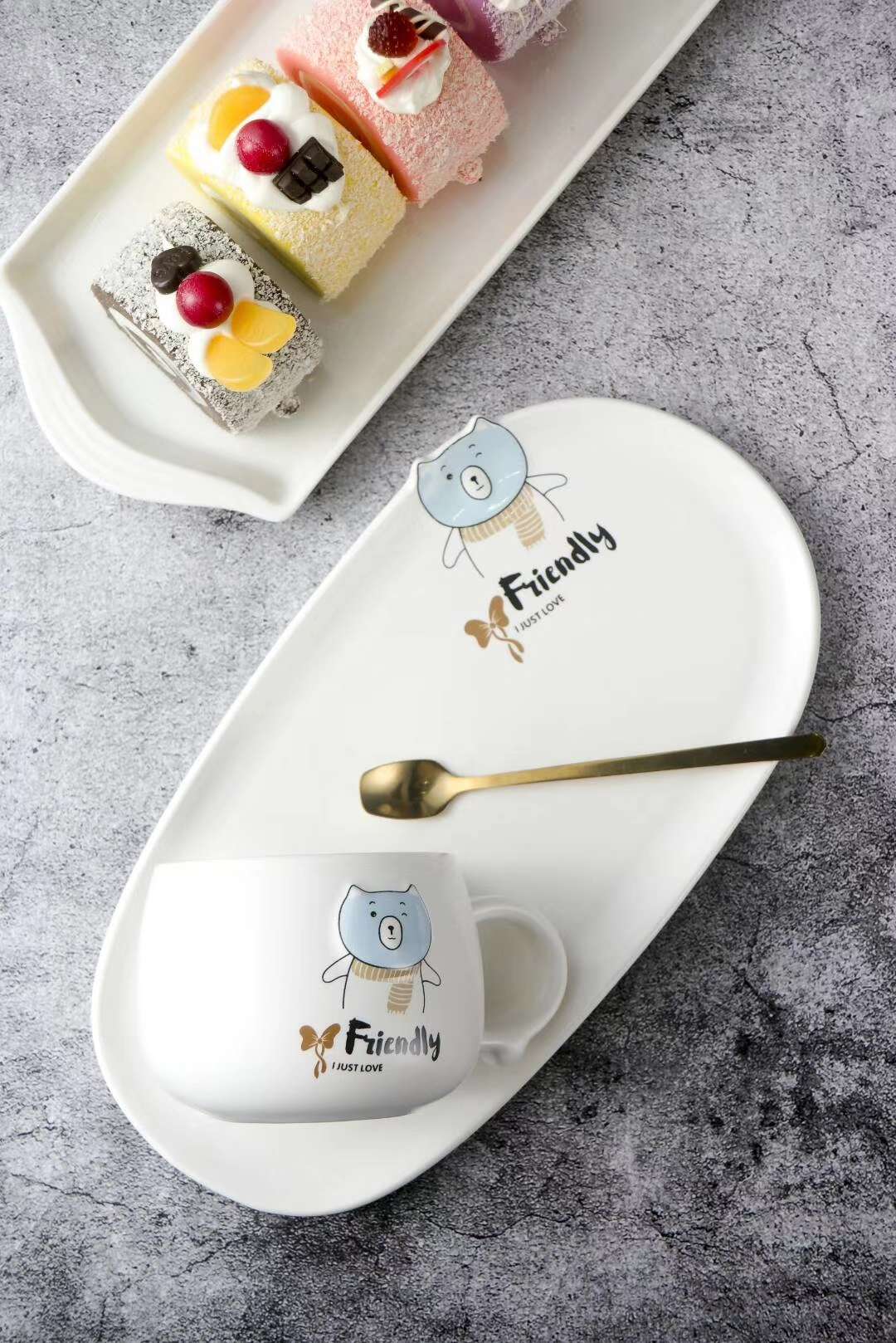 SJ1444 250ml Little Pig Ceramic Coffee and Dessert Three-piece Set, matte glazed ceramic cup, Long Ceramic plate, Gold-plated steel spoon undefined