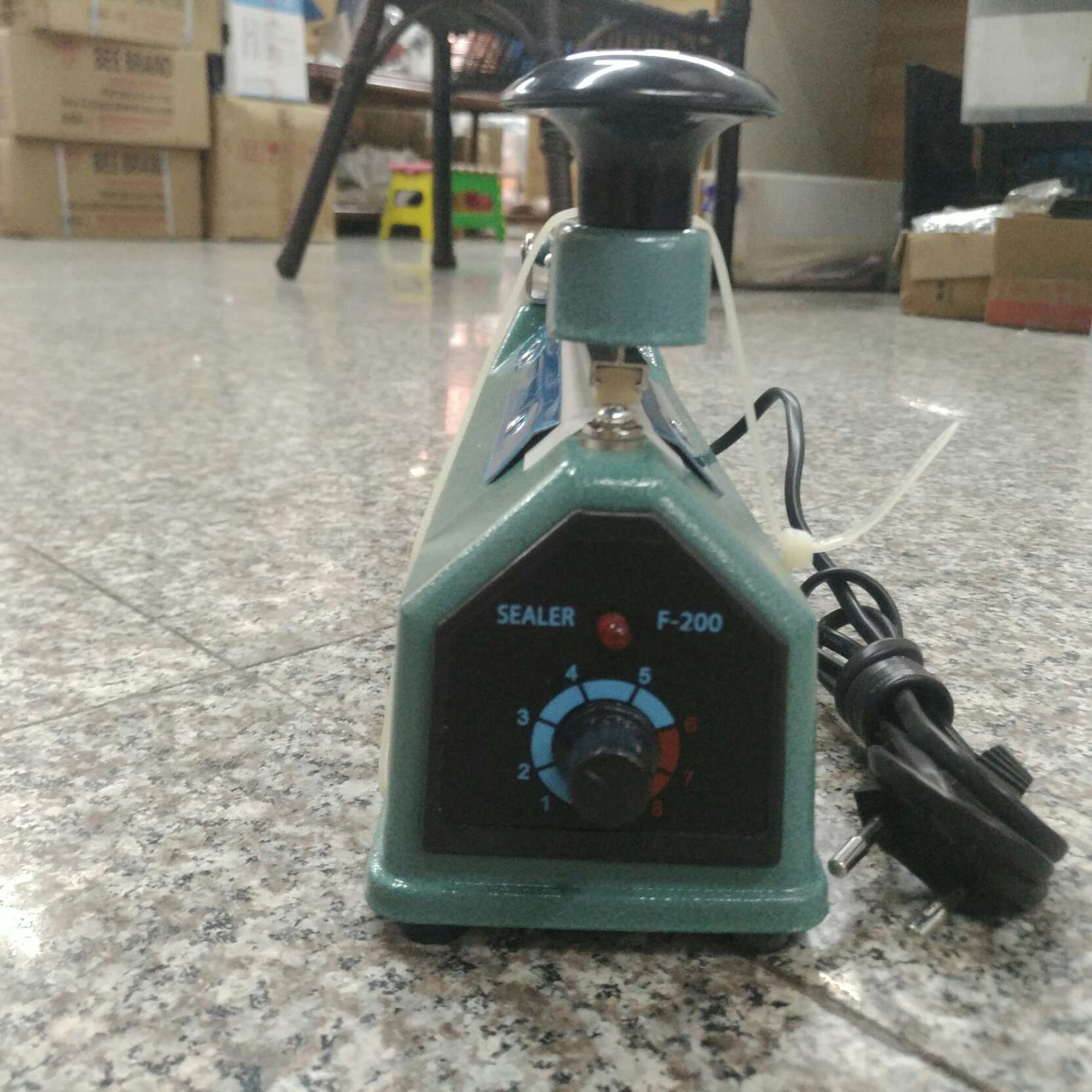 PFS-200 Plastic hand-press sealing machine Application Scenario