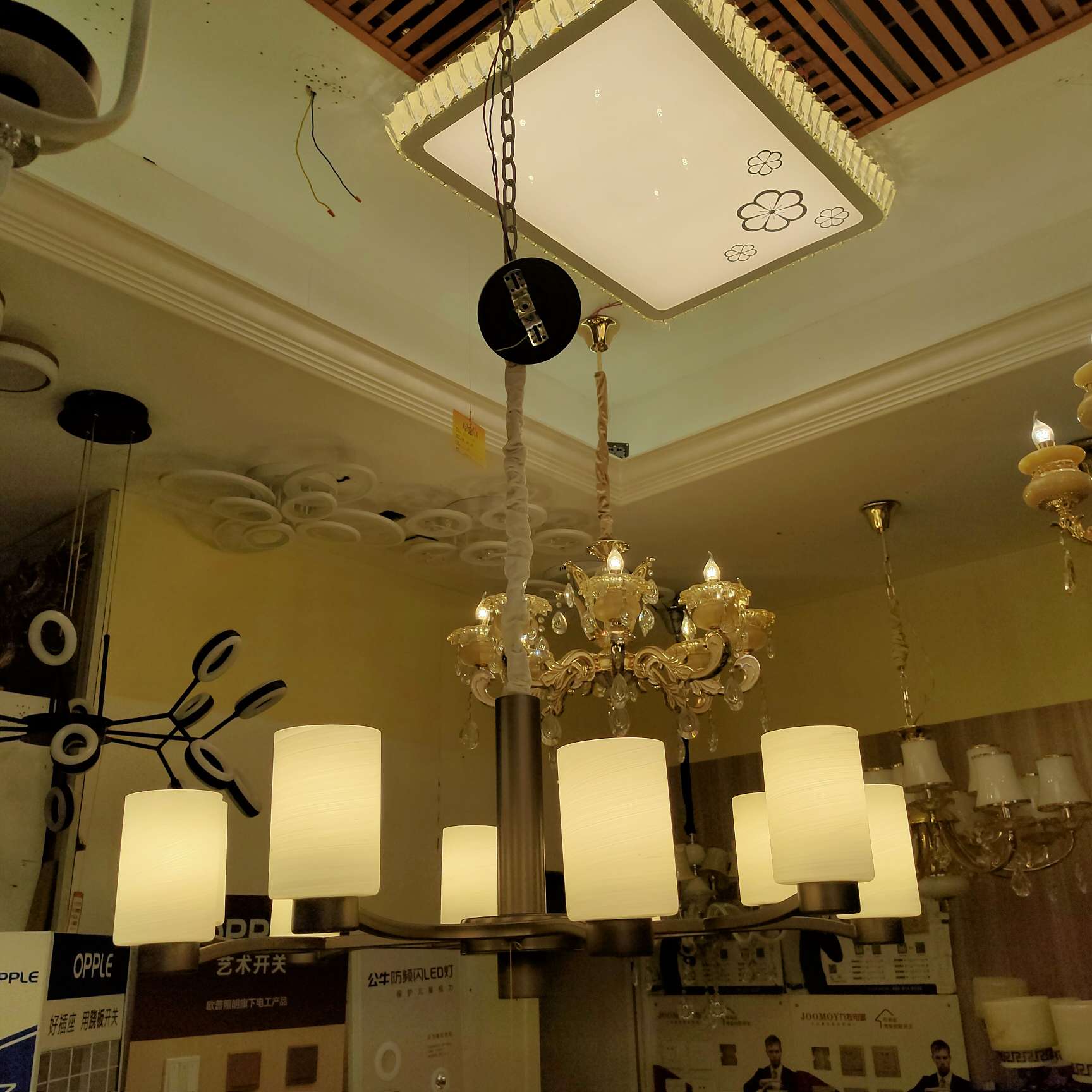 Nordic lighting, modern and simple style, clothing store bedroom, magic bean chandelier, dining room, Internet red light, home, living room, light luxury and elegant chandelier undefined