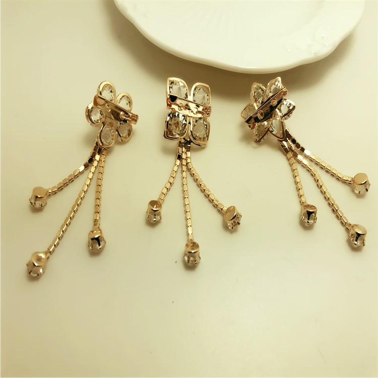 Handmade Custom Iron Sheet Flower Clip Zircon Brooch Anti-Slip Collar Pin Three-Dimensional Metal Pearl Pin Wholesale details Picture