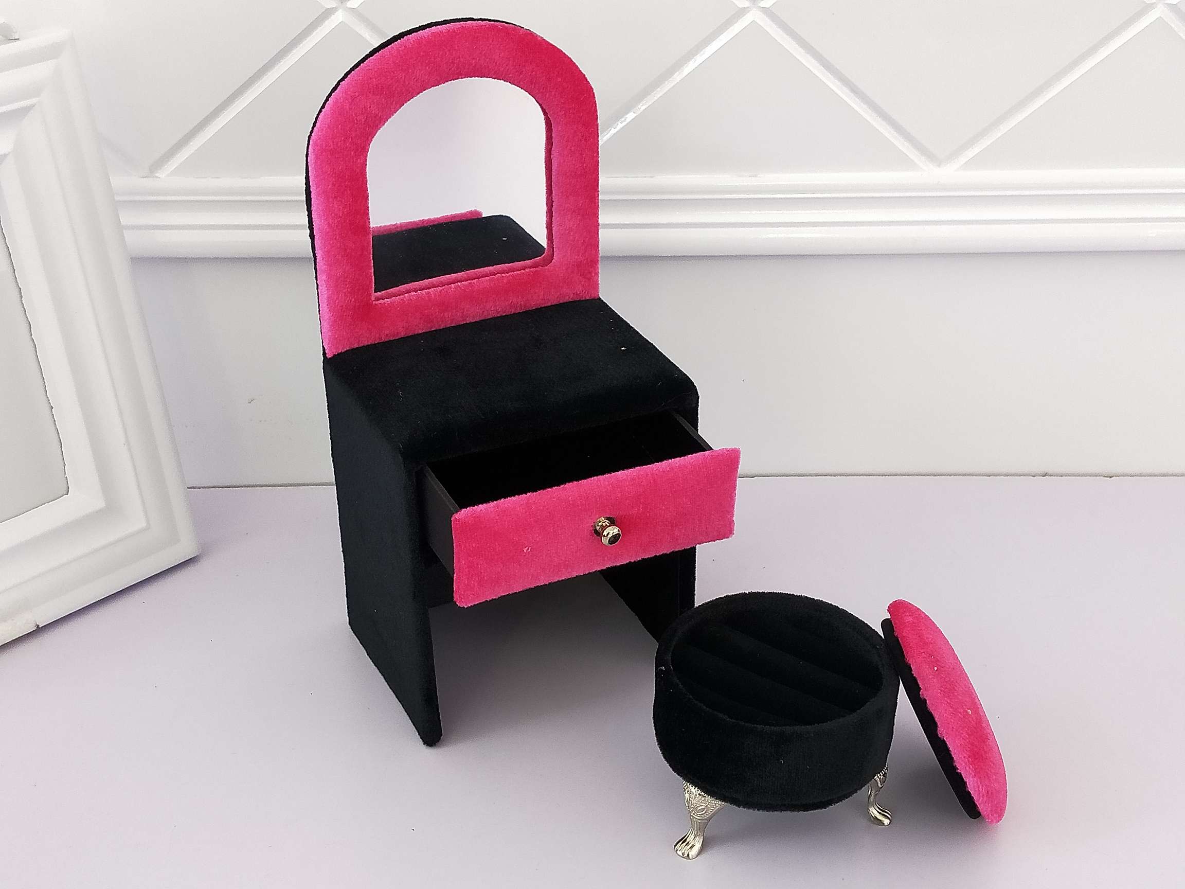 Jinqi jewelry box Sofa doll Soldier figure photo Home storage accessories storage box Specification image