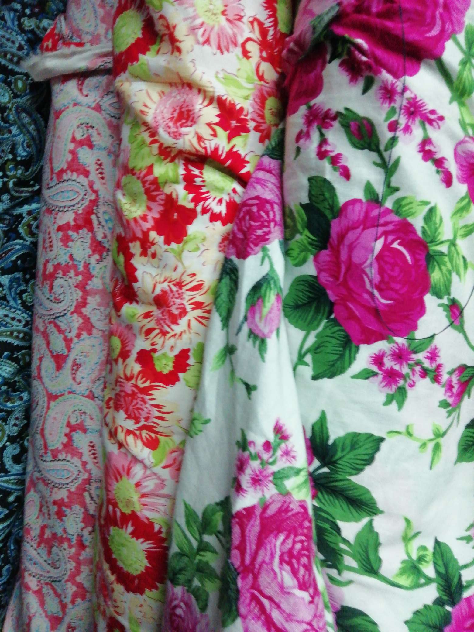 Cotton Poplin Small Red Cashew Flower details Picture