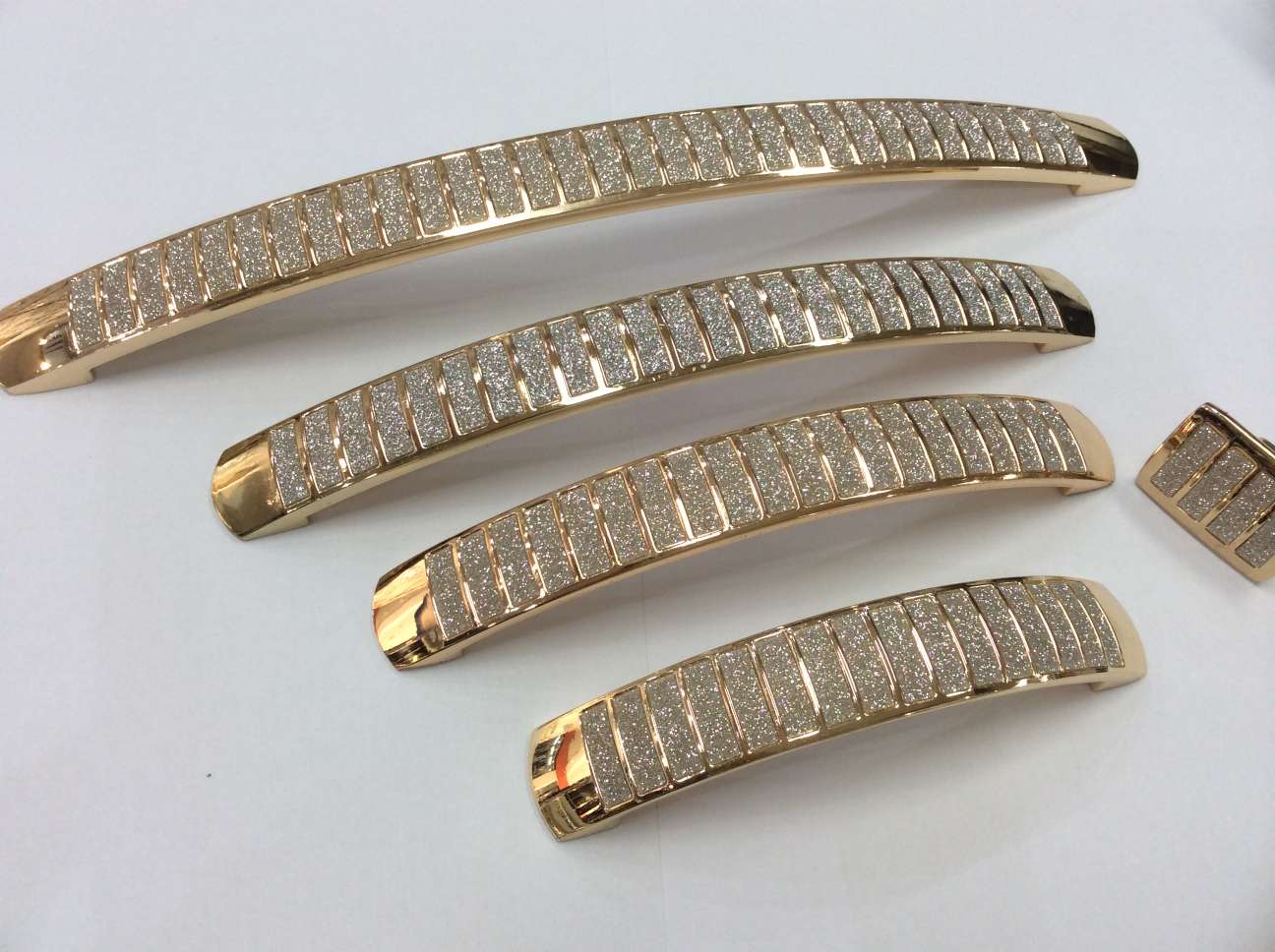 贴皮锌合金拉手081331 重量价格面议细节图