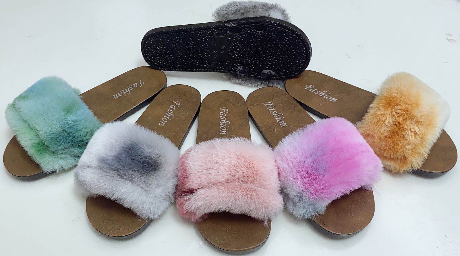 Colorful woolen women's slippers