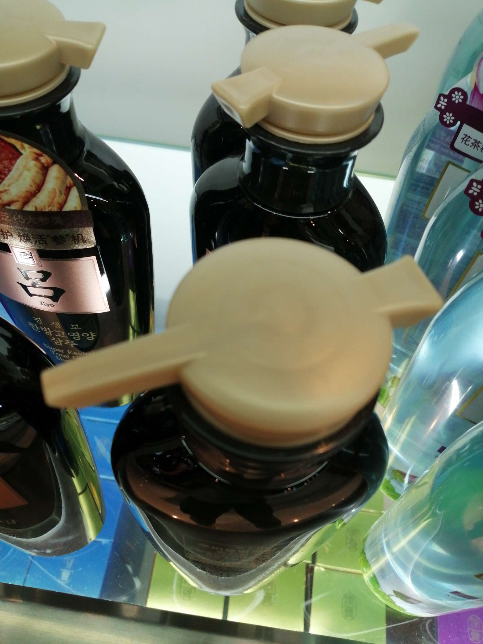 Korean Black Lyu shampoo details Picture