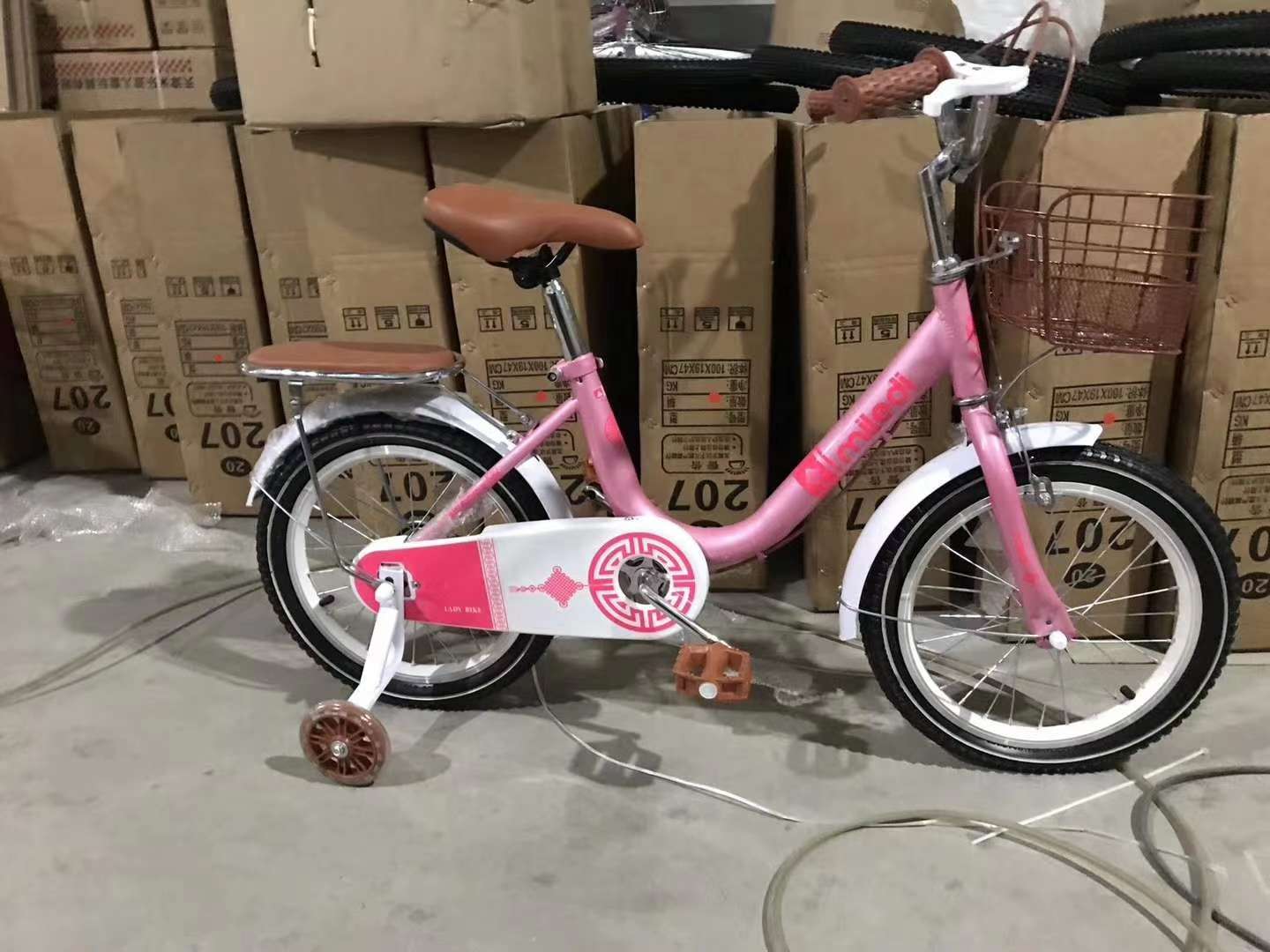 Pink children's bicycle for girls details Picture