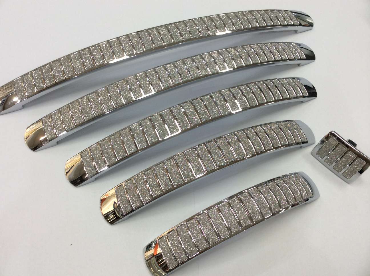 贴皮锌合金拉手081331 重量价格面议产品图