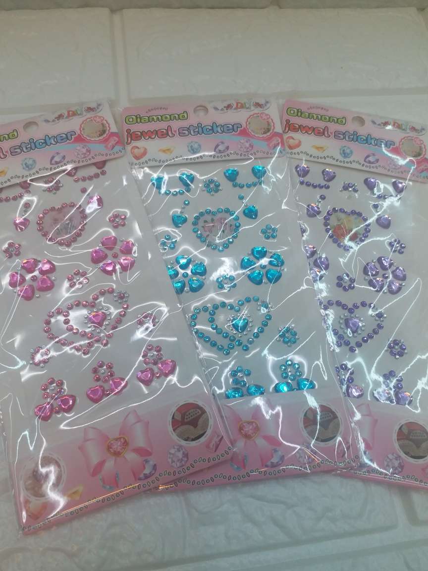 Factory direct sales of acrylic heart-shaped stickers
