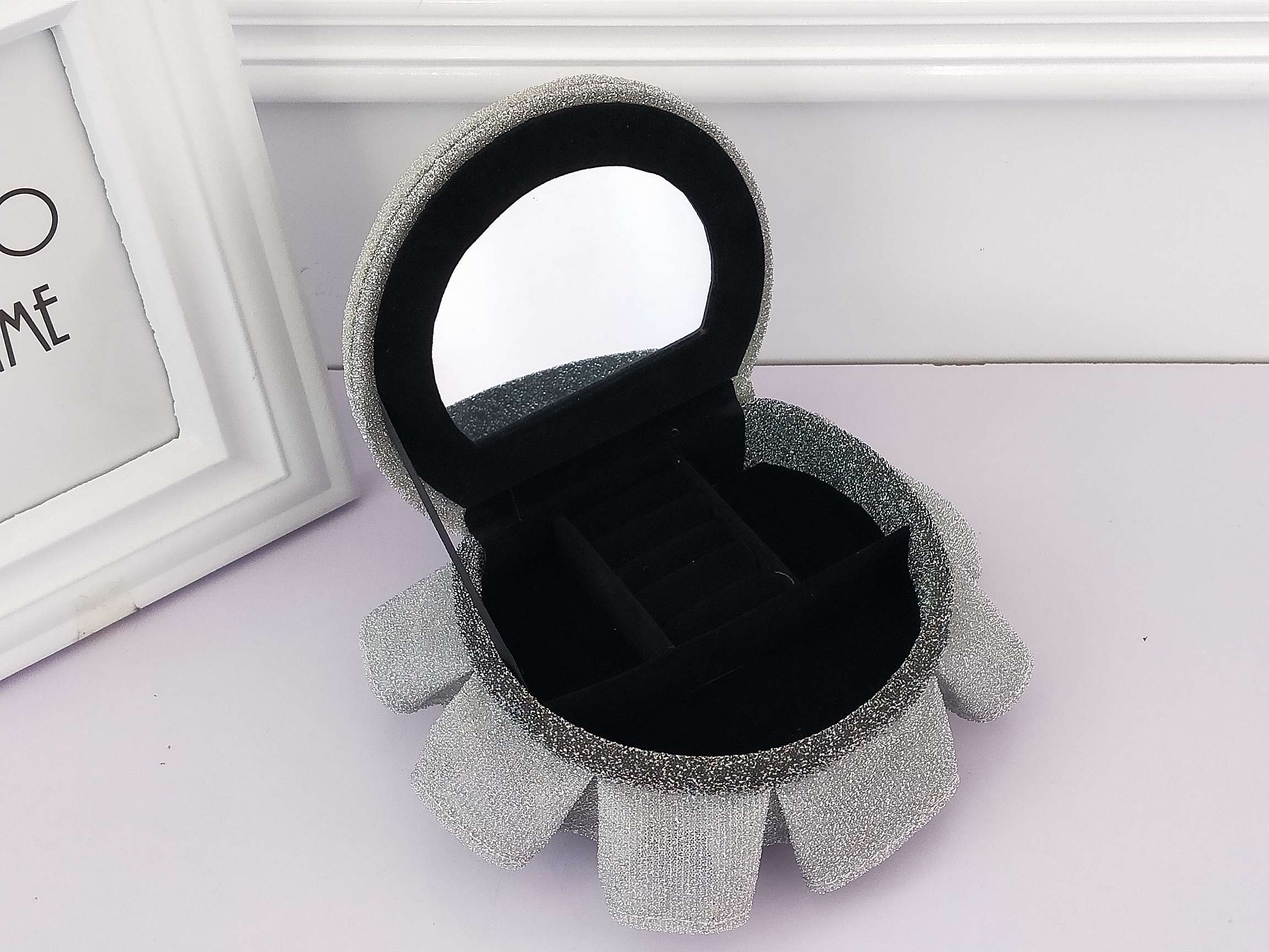 Jinqi Sofa Jewelry Box, Fashion Ring, Stud Stand, Jewelry Storage box, packaging display prop X39-391/392 Item Picture