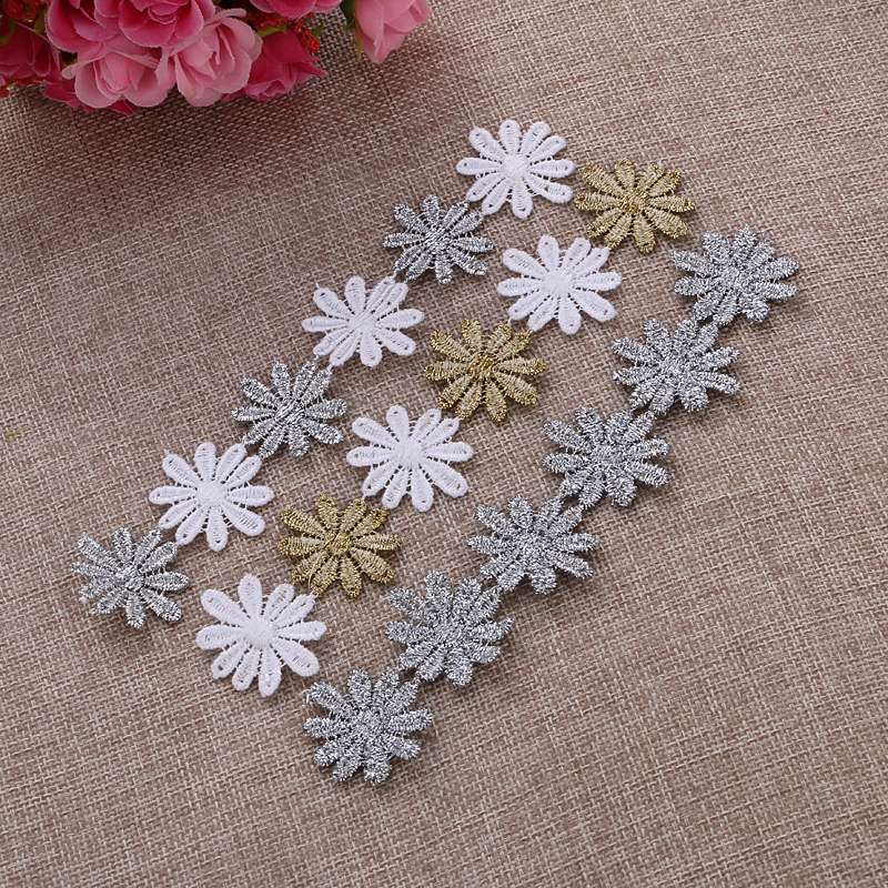 Wanli Lace's best-selling two-color water-soluble gold thread small flower edge