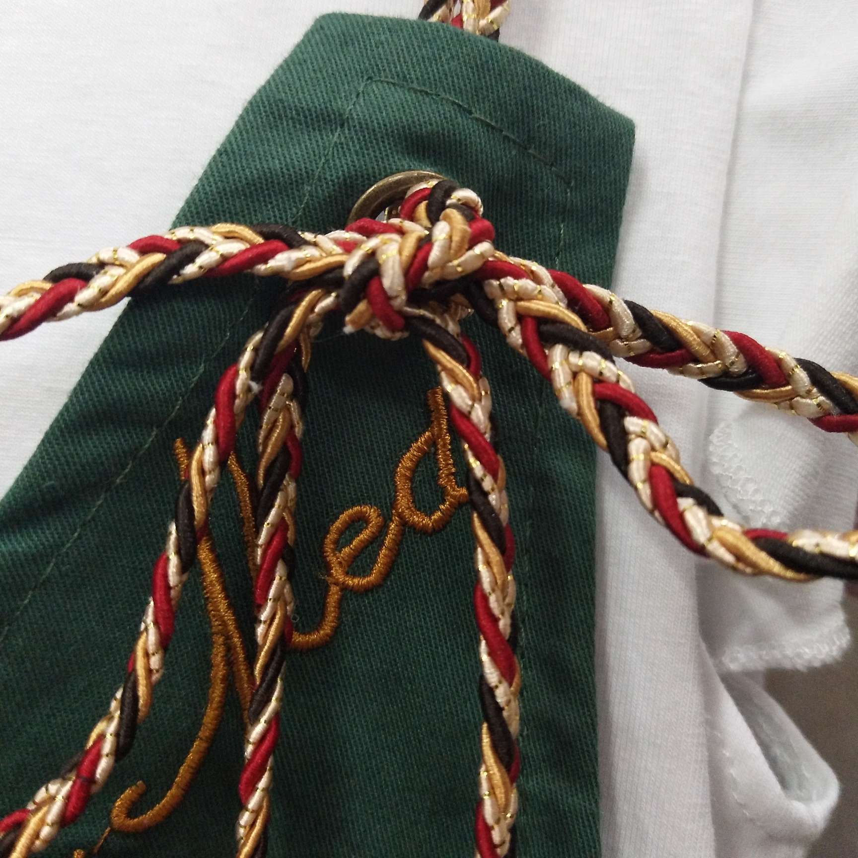 六股绳钥匙扣白底实物图