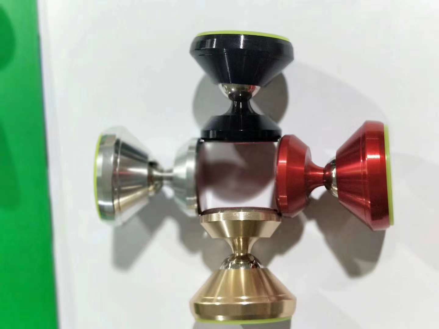 岀风口手机支架