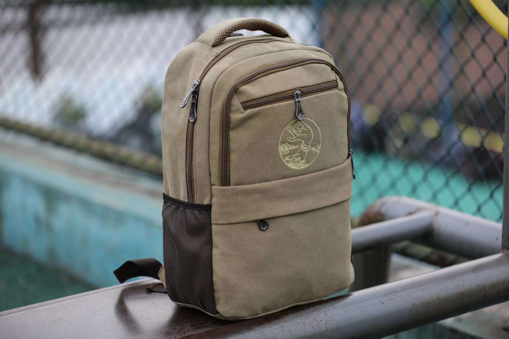 Backpack details Picture