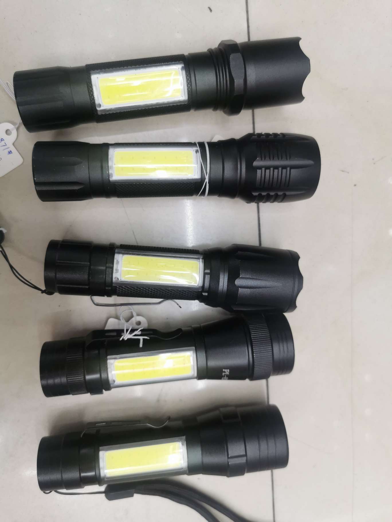 The built-in aluminum alloy flashlight with side light for charging