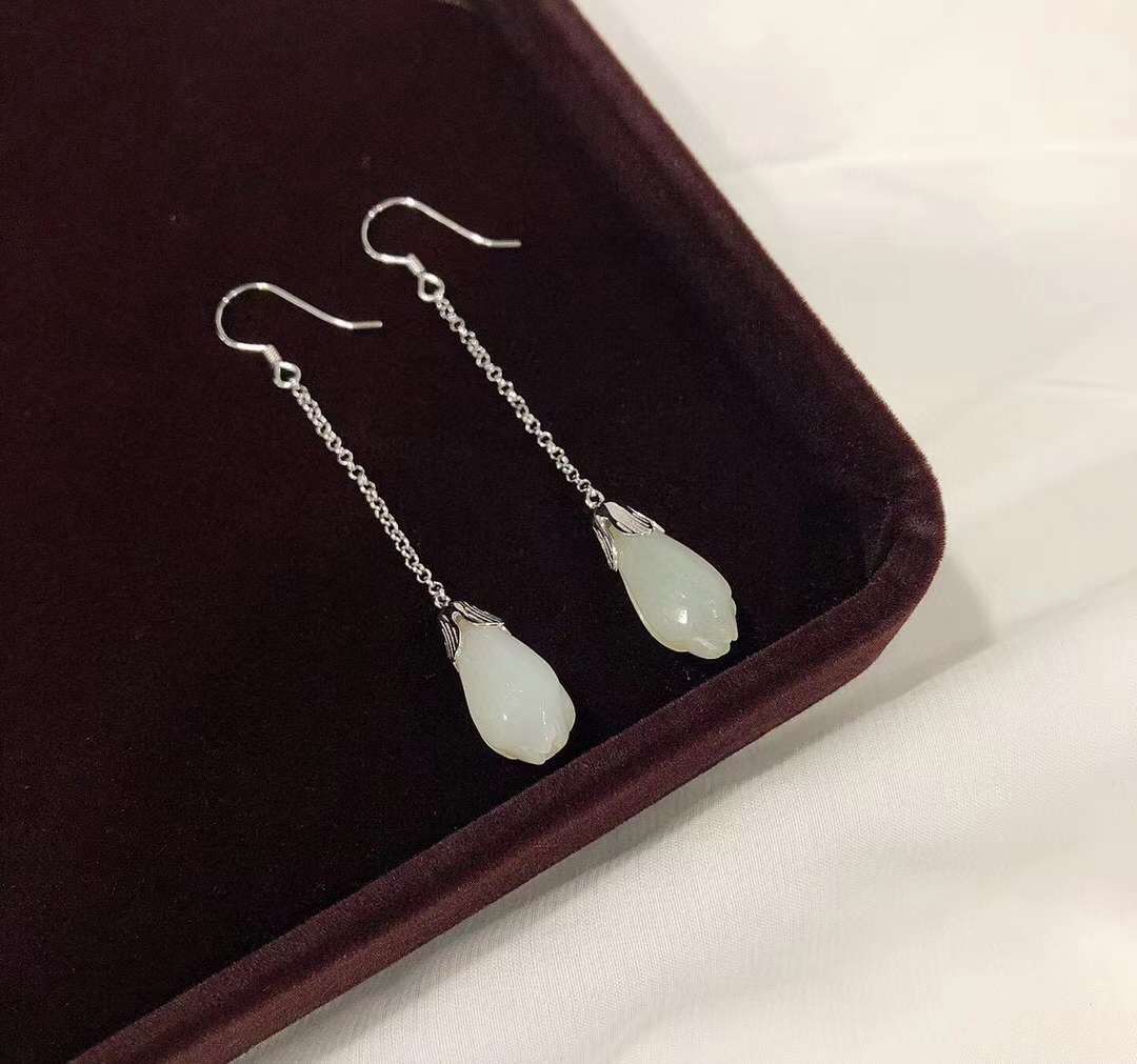 s925和田玉耳环产品图