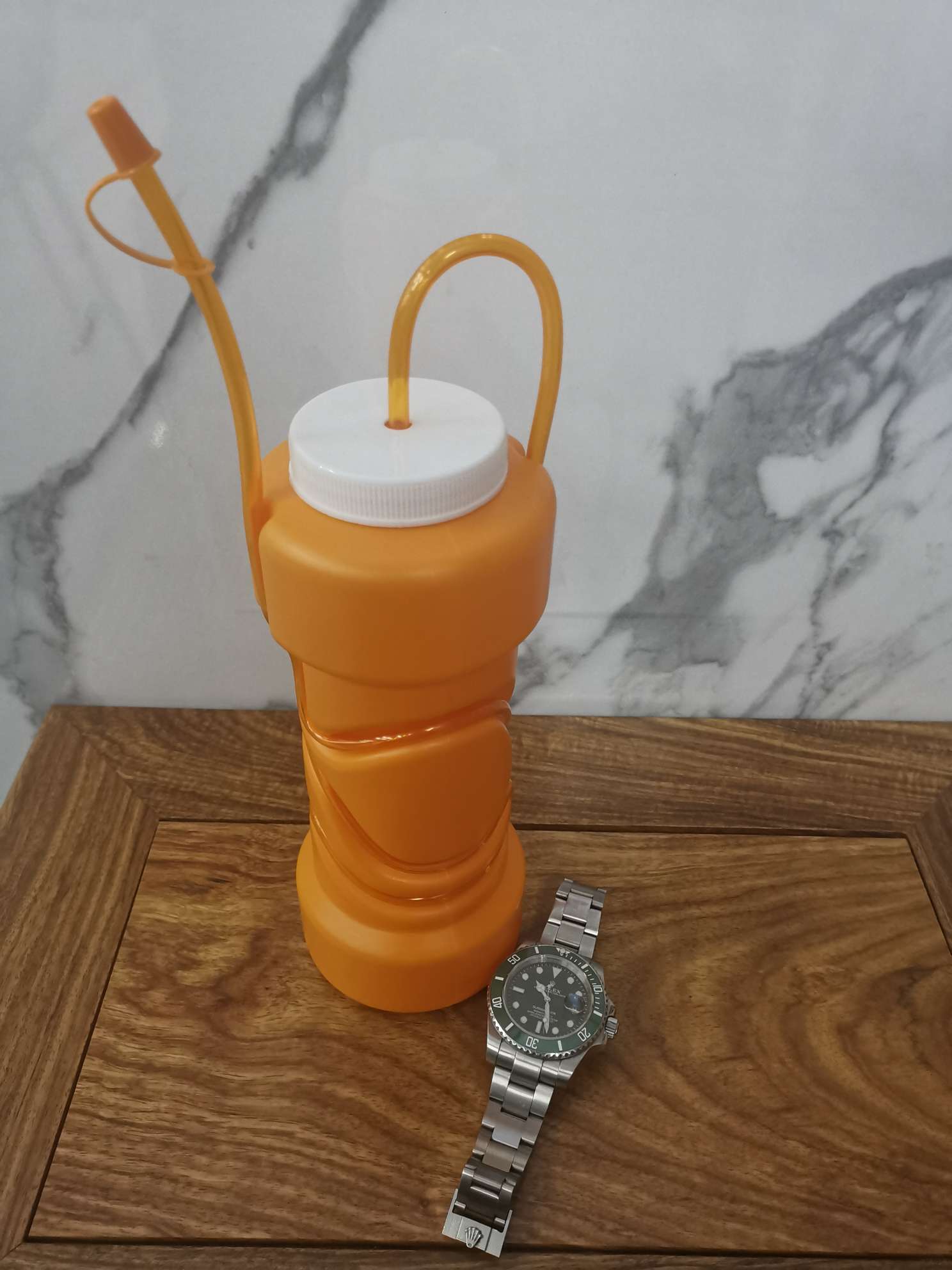 Foreign trade water bottle beach sports water bottle suction water bottle Plastic products water bottle environmental protection water bottle full figure