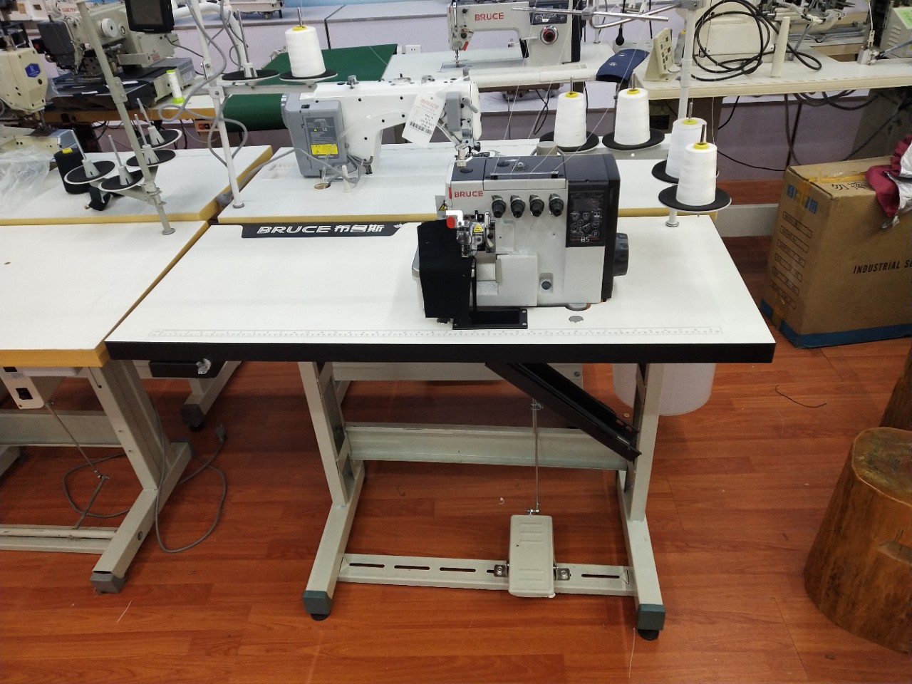 Bruce sewing machine, Bruce B5 overlock machine, fully automatic overlock machine, overlock machine details Picture