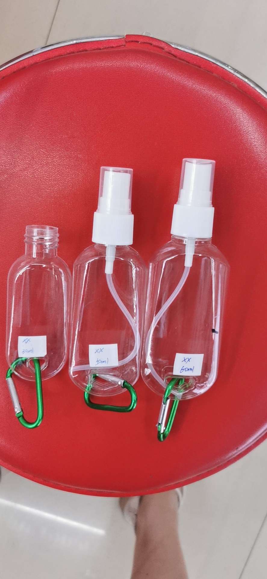 Hand sanitizer bottles with iron rings, plastic small spray bottles, portioned bottles, cosmetic perfume spray bottles, spray bottles details Picture
