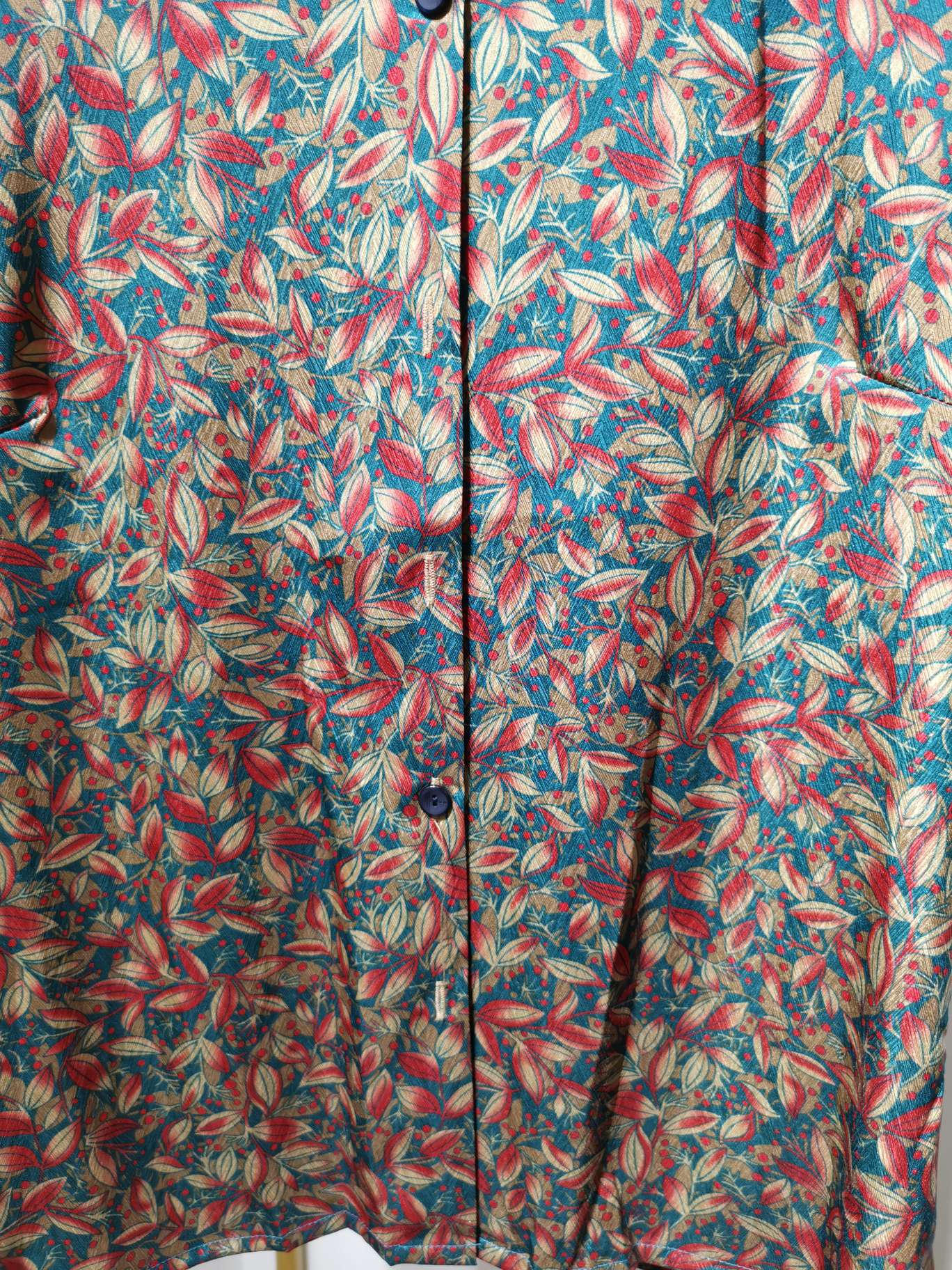 A fashionable multi-sided collar single-breasted color women's top details Picture