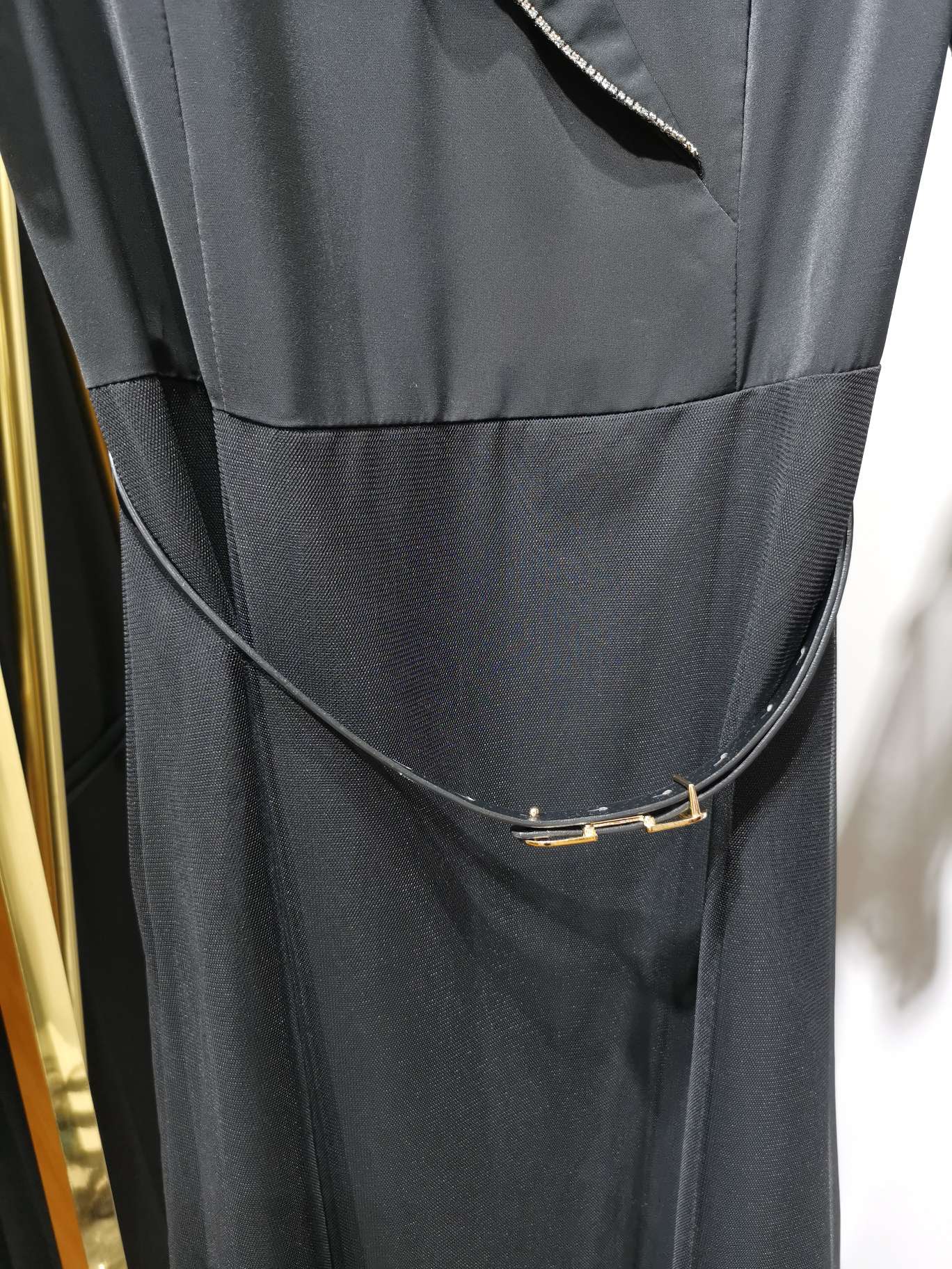 Diamond ribbon Y-shaped side-collar cinched-waist belt dress details Picture