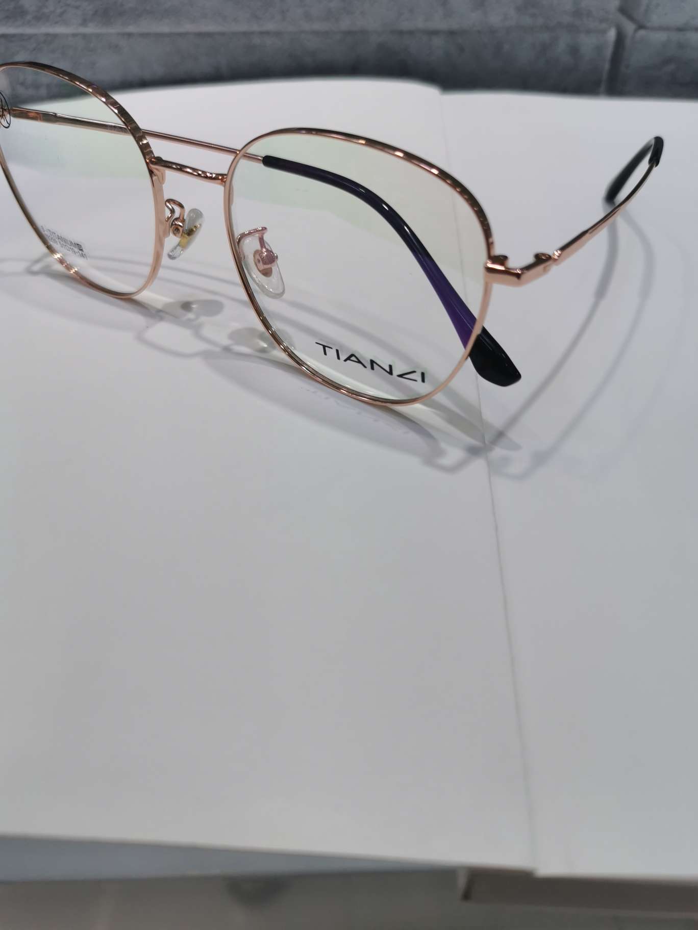 التيتانيوم 19259 details Picture