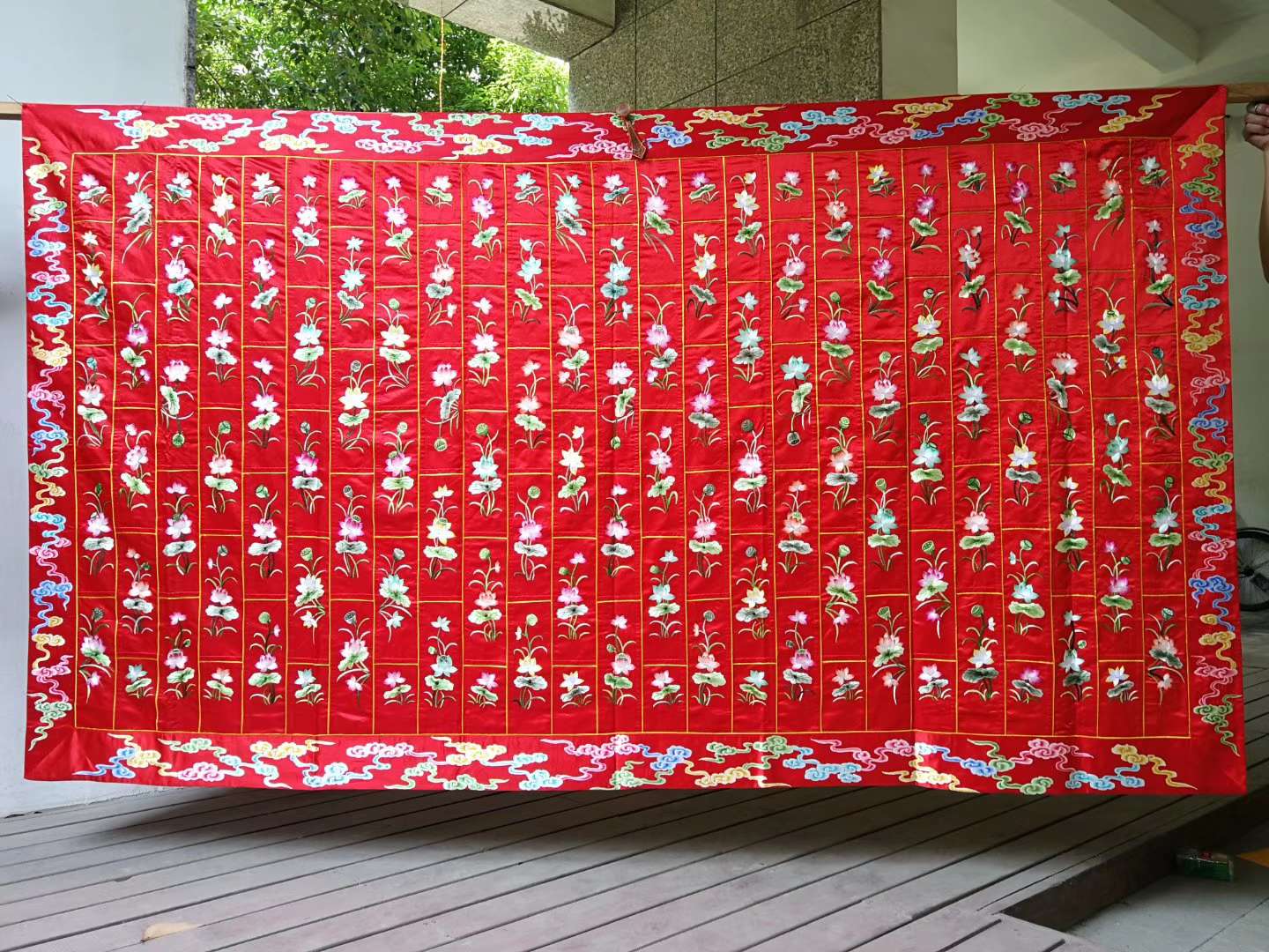 Suzhou-embroidered ancestral robe, purely handmade Application Scenario