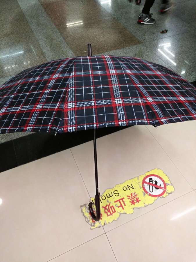 深色格子伞