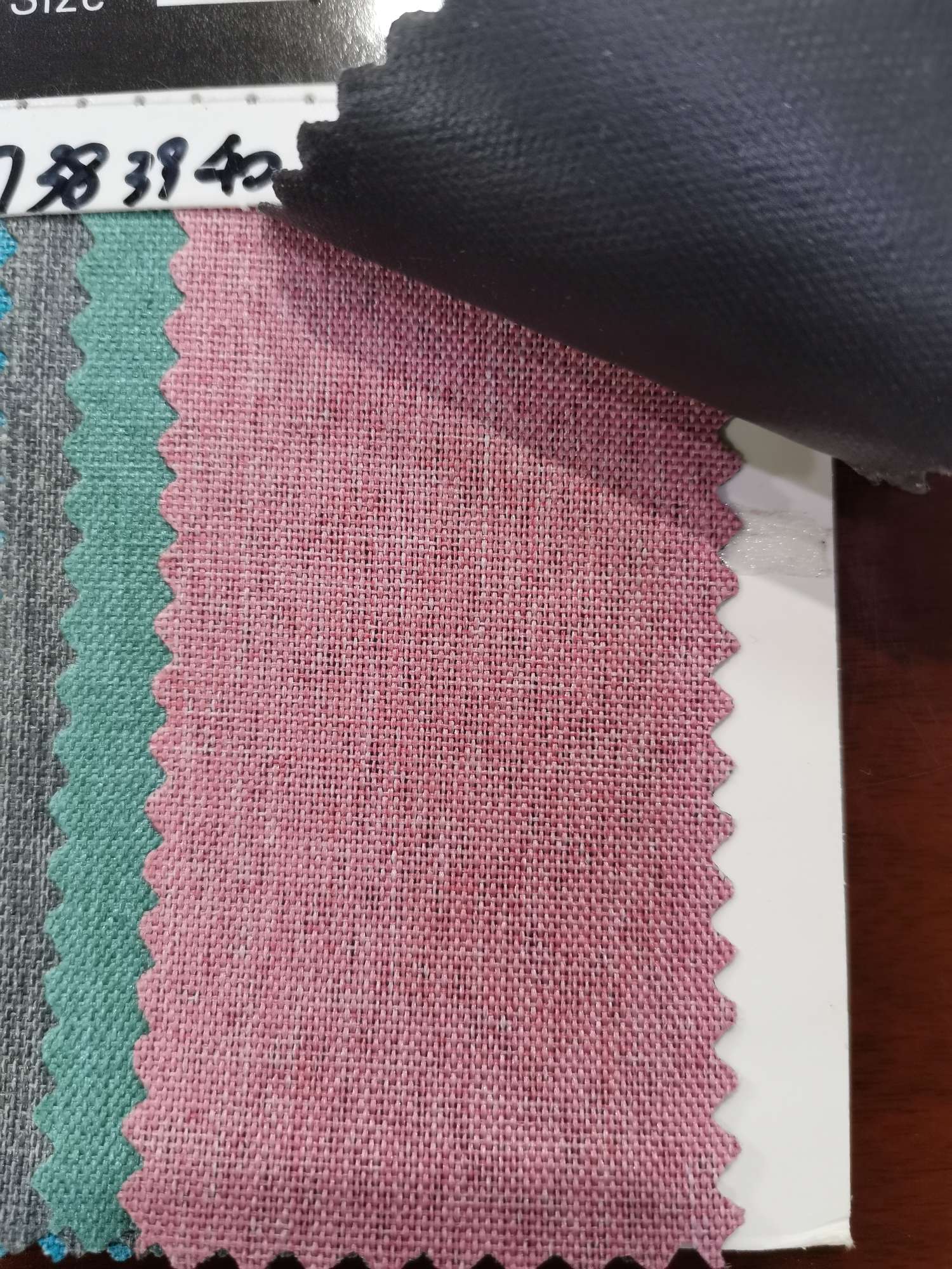 Leather factory direct sales, best-selling new 300D matte PVC-32 leather, large stock of high, medium and low grade luggage, sofa, shoe materials and fabrics Specification image