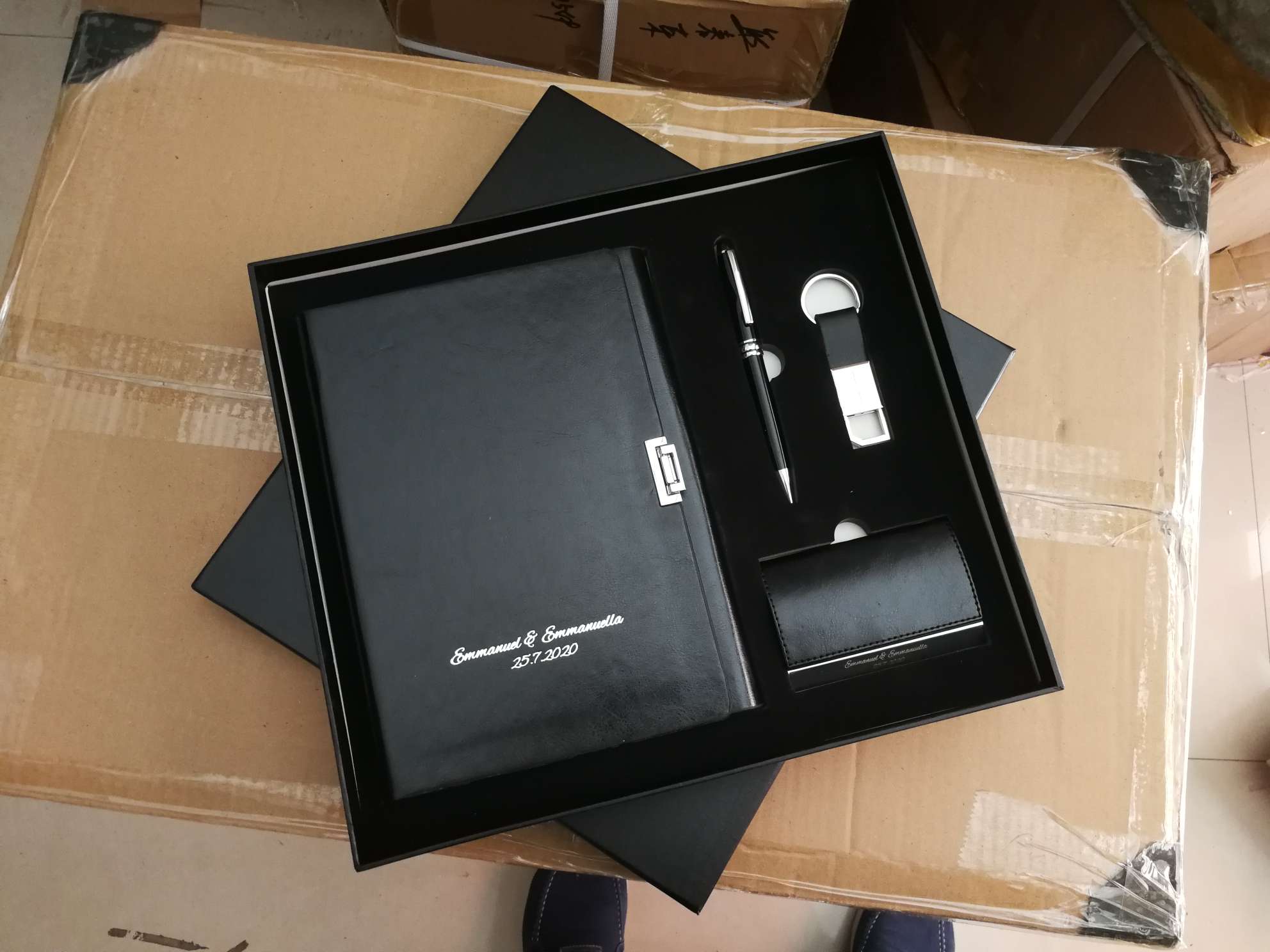 名片盒套装 钥匙扣礼品 金属签字笔 宝珠笔 礼品笔 名片夹 笔记本 记事本礼品套装