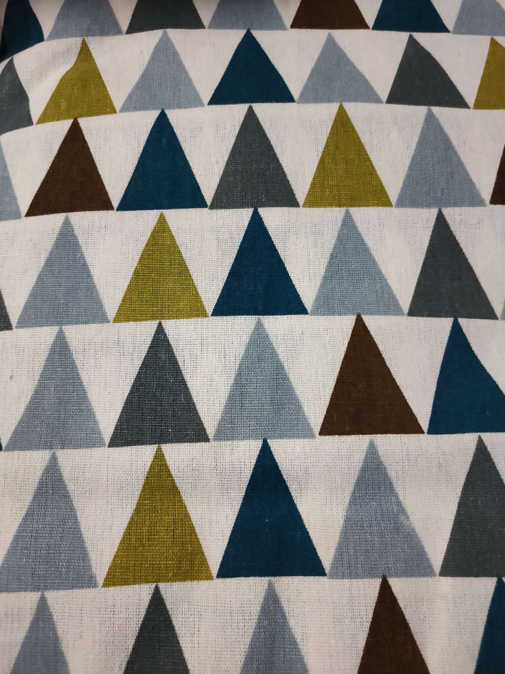 Linen and cotton printing, large grey triangle Application Scenario