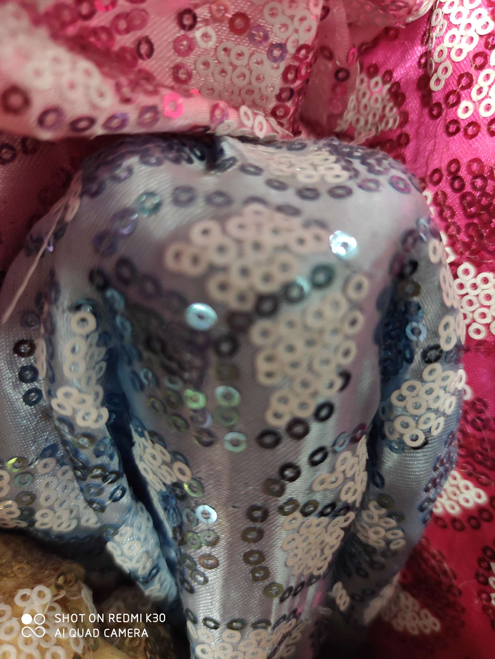 绣、服装衣片绣，主做特种绣花及国内外外贸绣花订单，厂家直销，批零皆可，欢迎广大客户前来选购。产品图