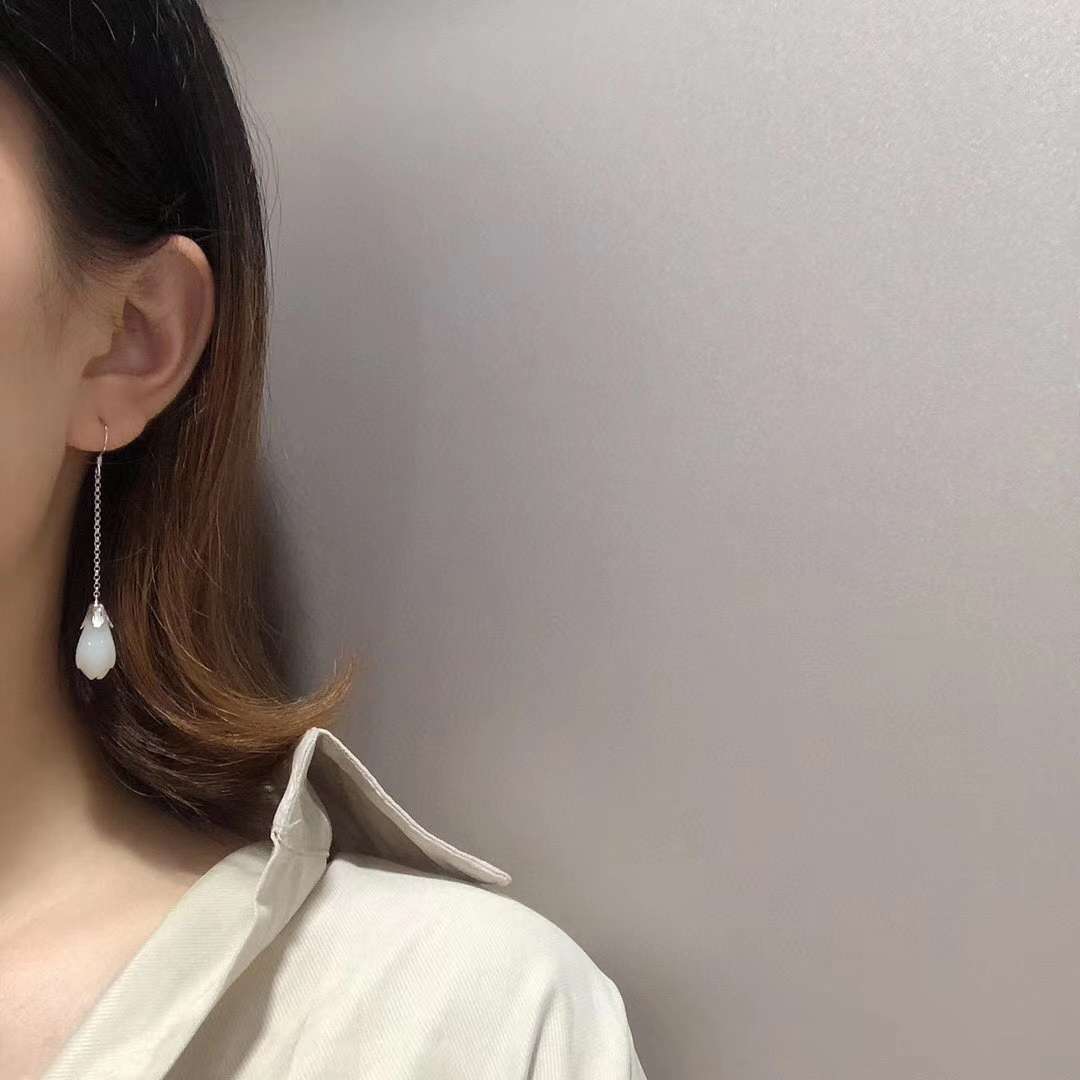 s925和田玉耳环细节图