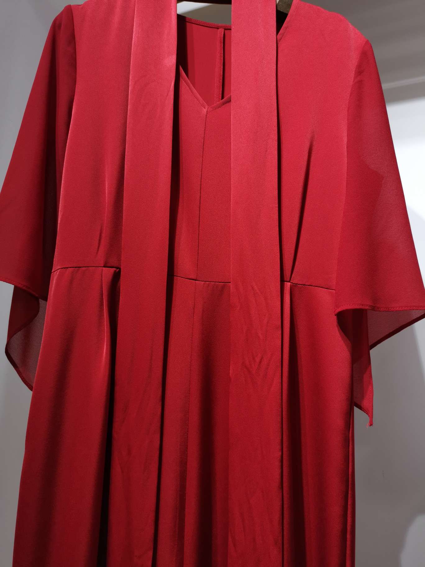 A big red envelope fashionable V-neck long ribbon business women's dress