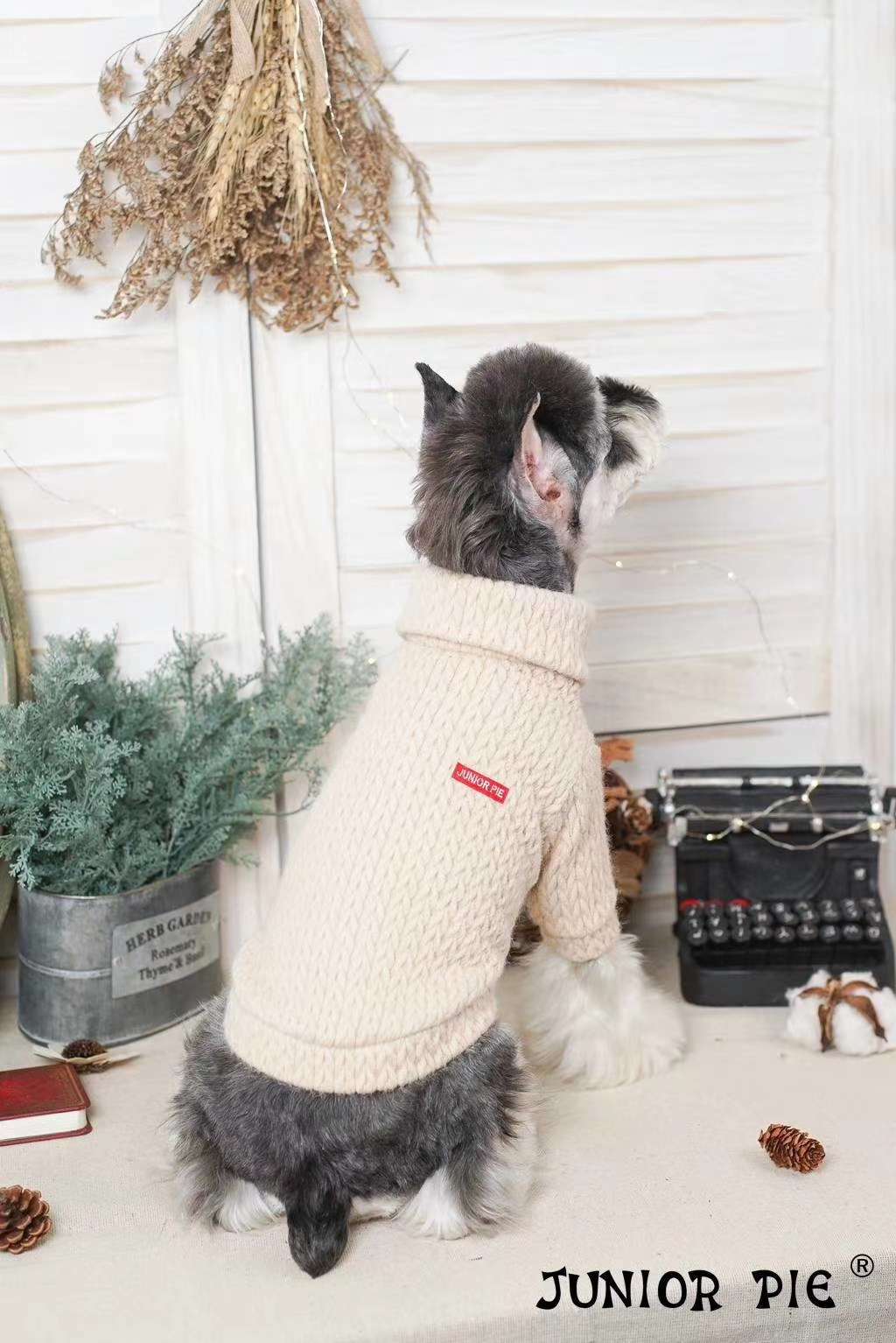 Mohair wool coat is made of high-quality mohair fabric, soft and soft undefined