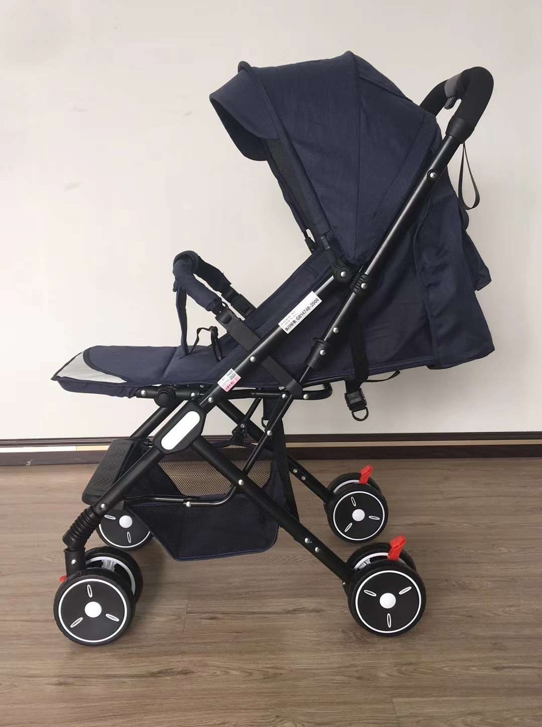 The baby stroller can be folded with one click Item Picture