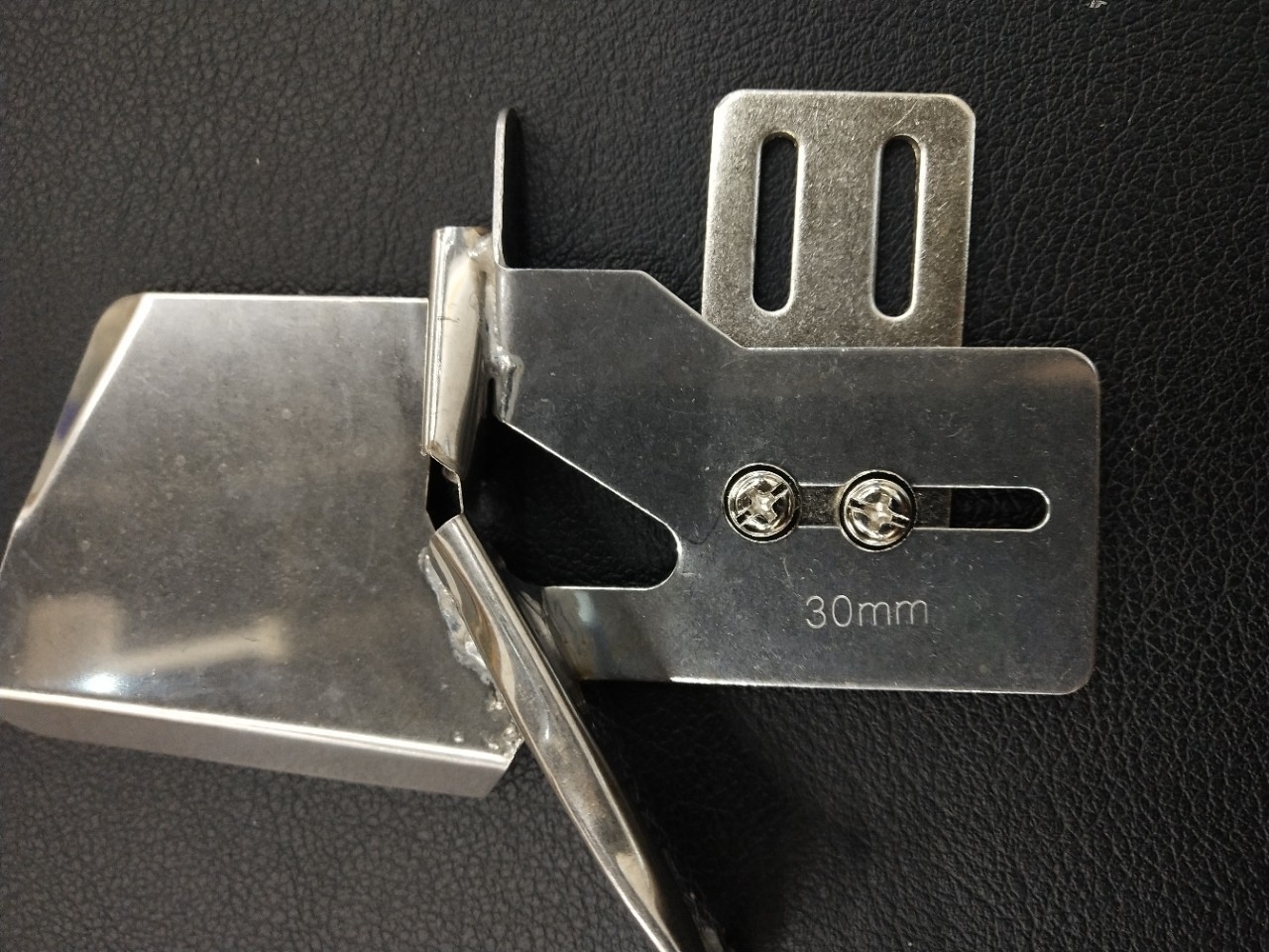 Sewing machine parts: 3 cm flat sewing machine, double folding cylinder, 30mm folding cylinder details Picture