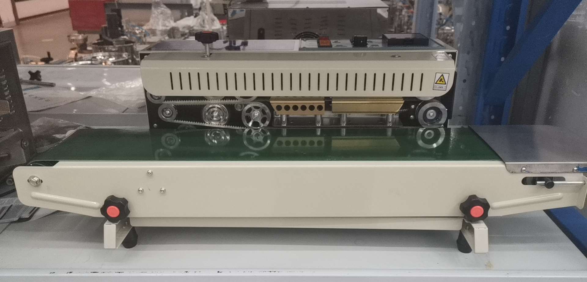 900 Multi-functional Sealing machine undefined