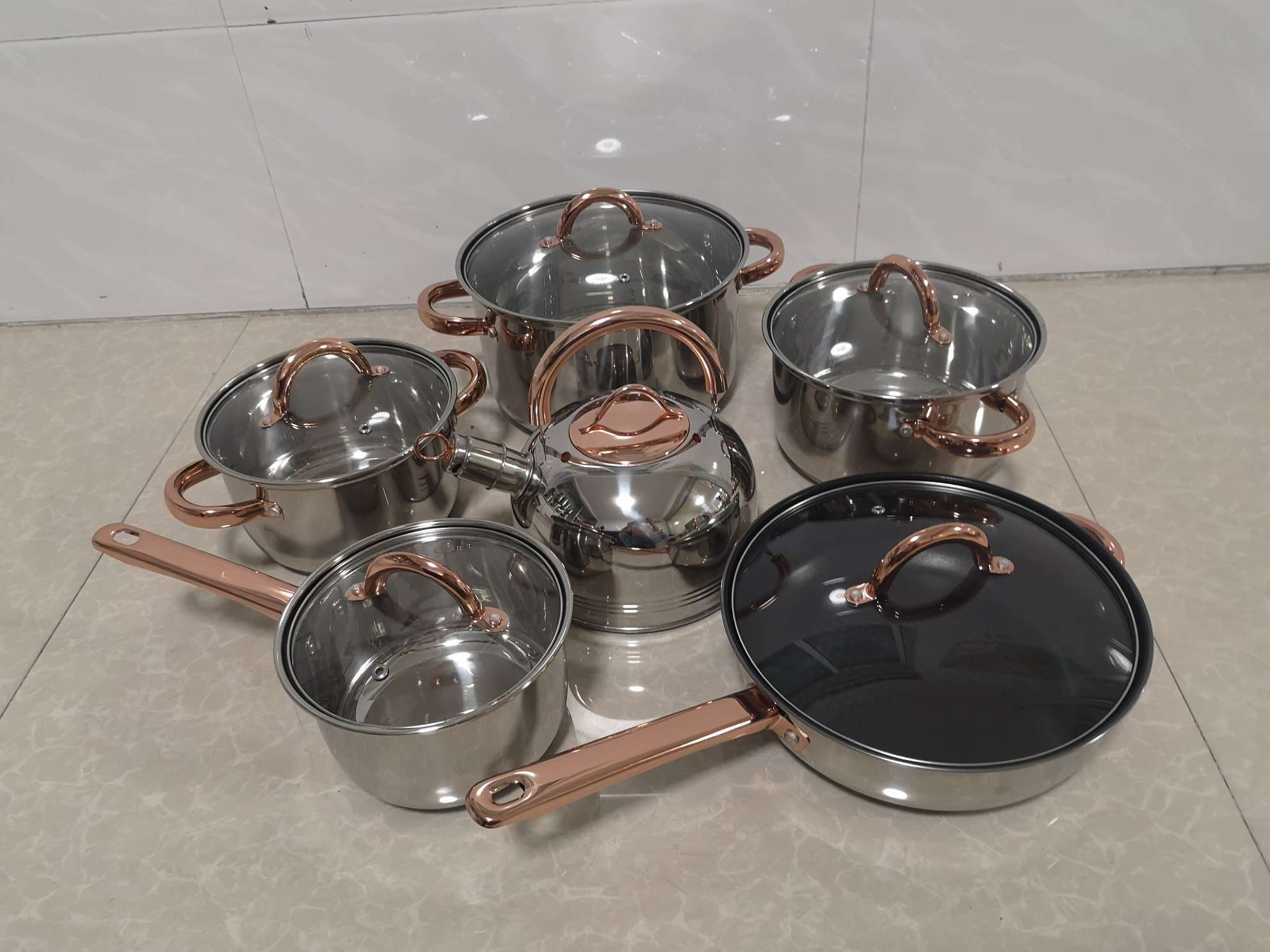 Stainless steel pot