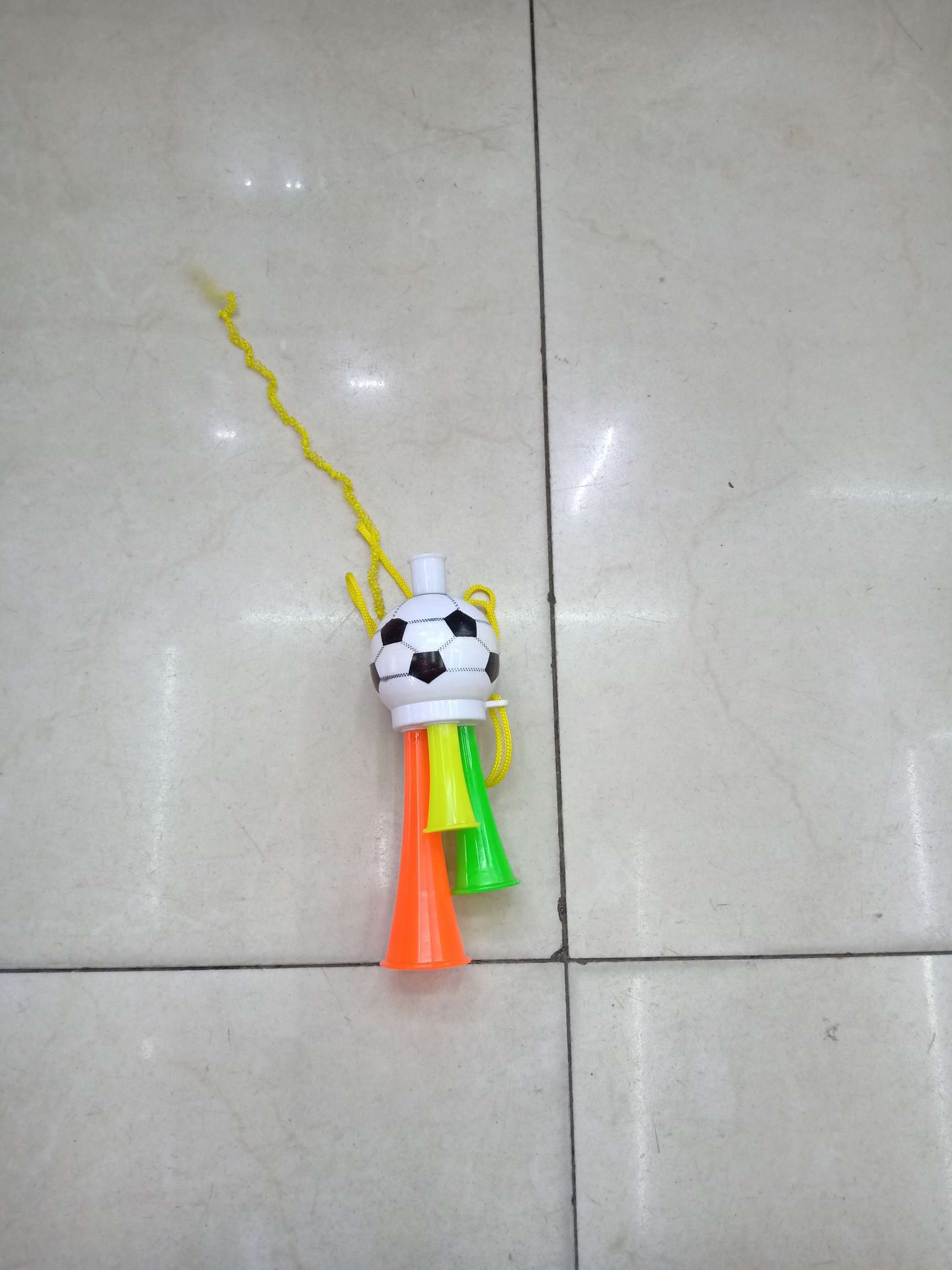 小号足球喇叭产品图