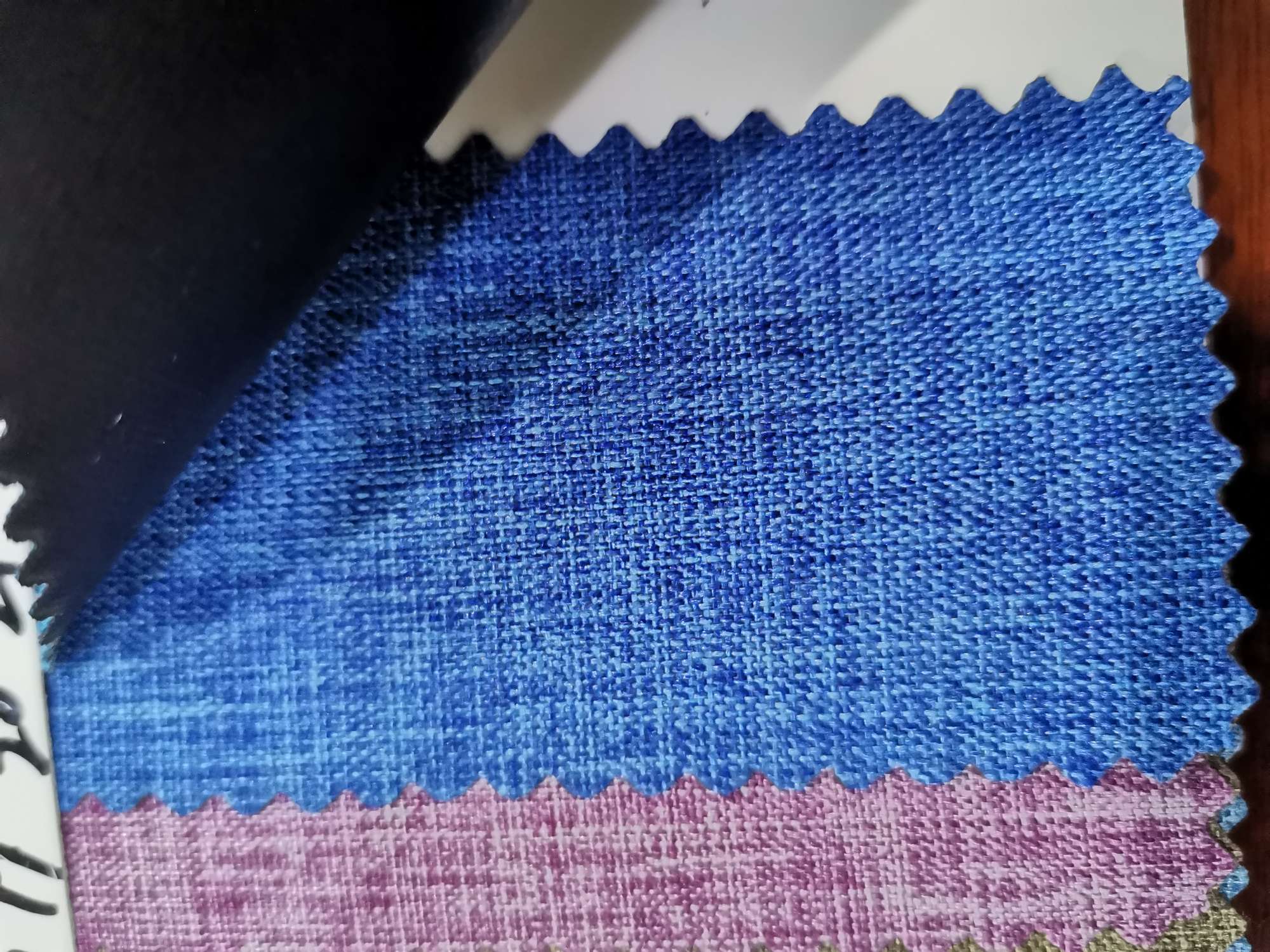 Leather factory direct sales, best-selling new 300D matte PVC-18 leather, large stock of high, medium and low grade luggage, sofa, shoe materials and fabrics Specification image
