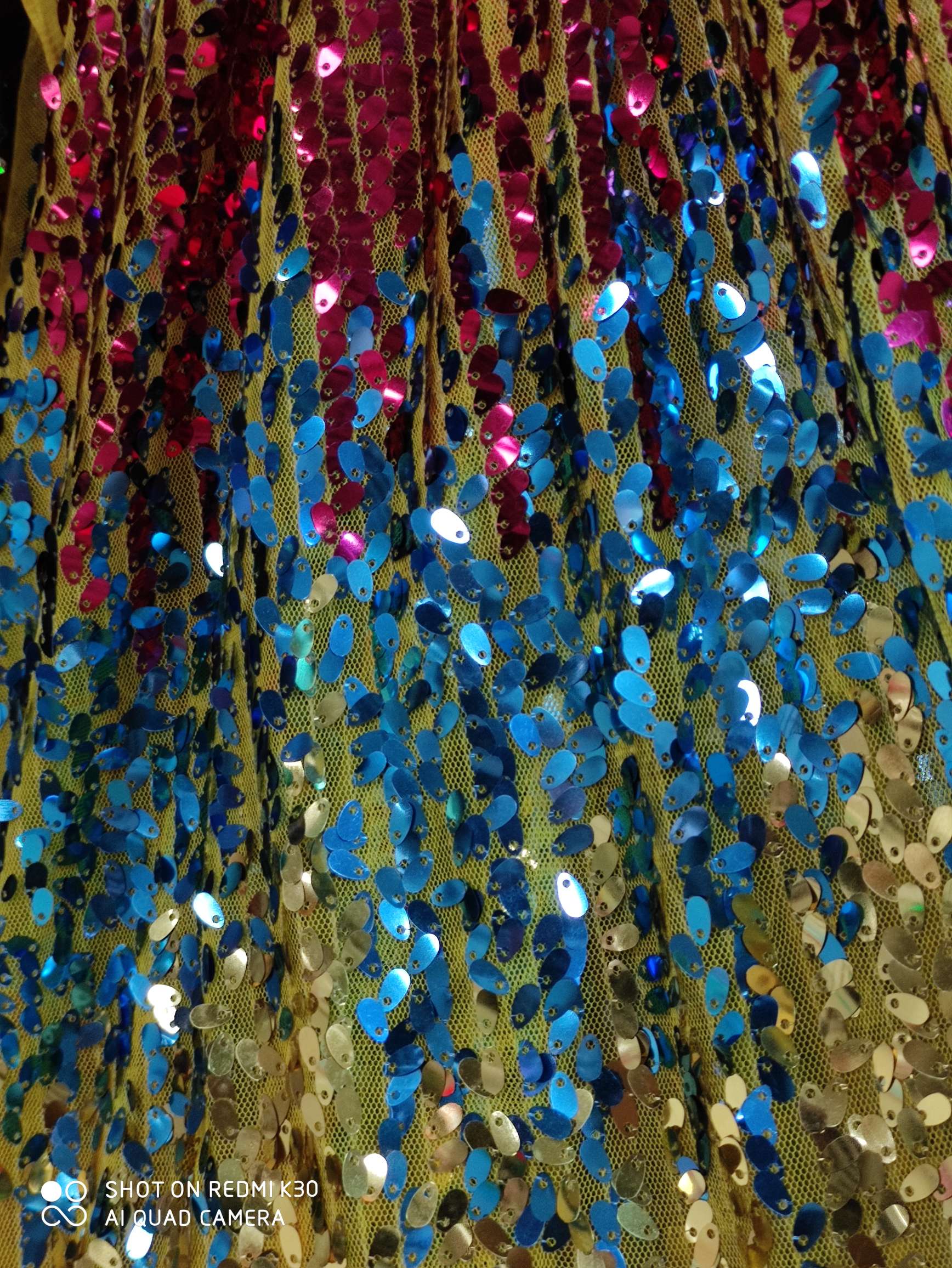 本店主营双单金片绣、金片贴布绣、服装衣片绣，主做特种绣花及国内外外贸绣花订