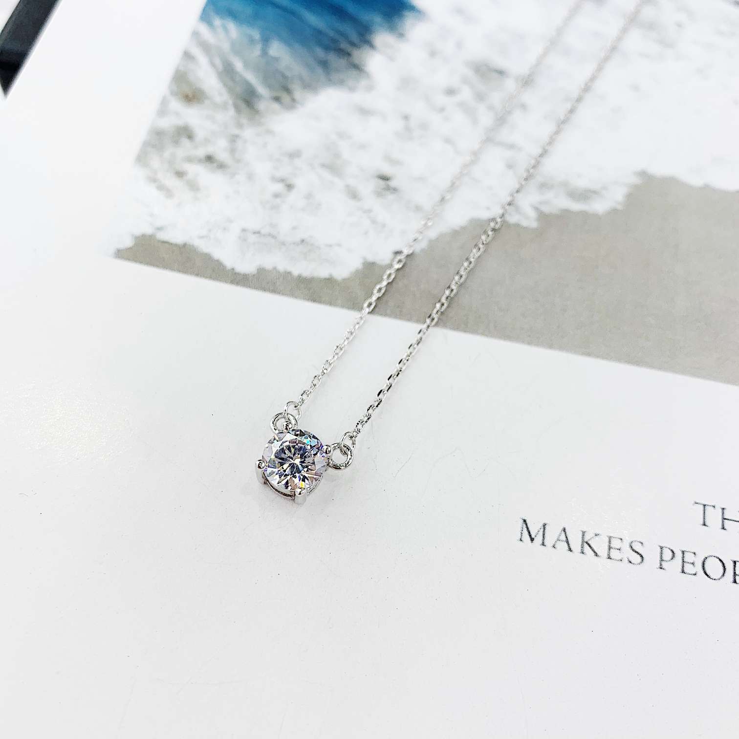 The s925 silver zircon necklace does not fade and does not cause allergies Specification image