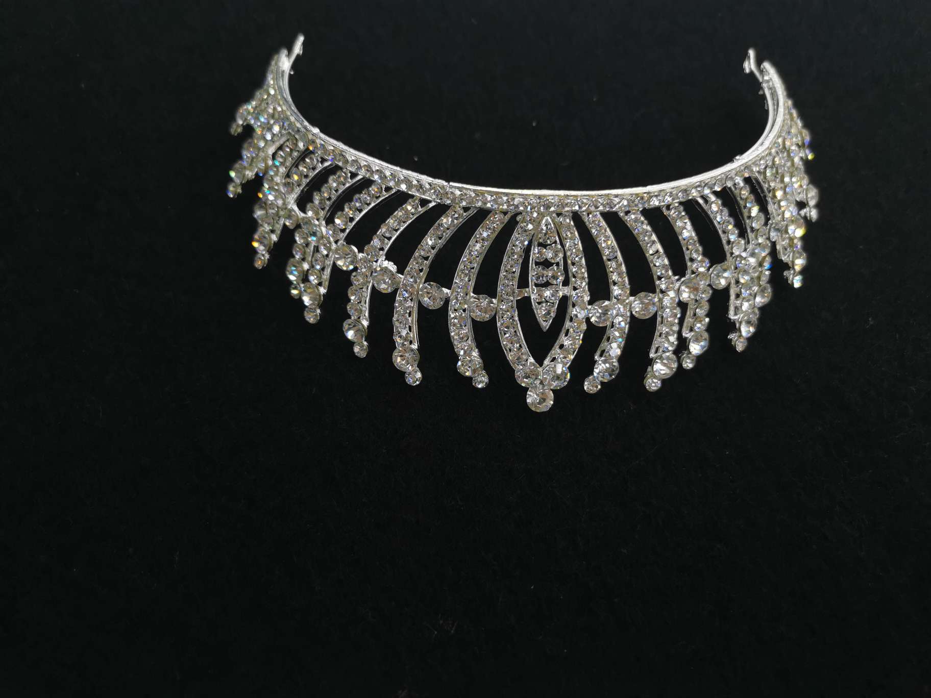 Luxury vintage rhinestone bridal tiara Tiara Semi-circle wedding dress Styling Tiara hair accessories