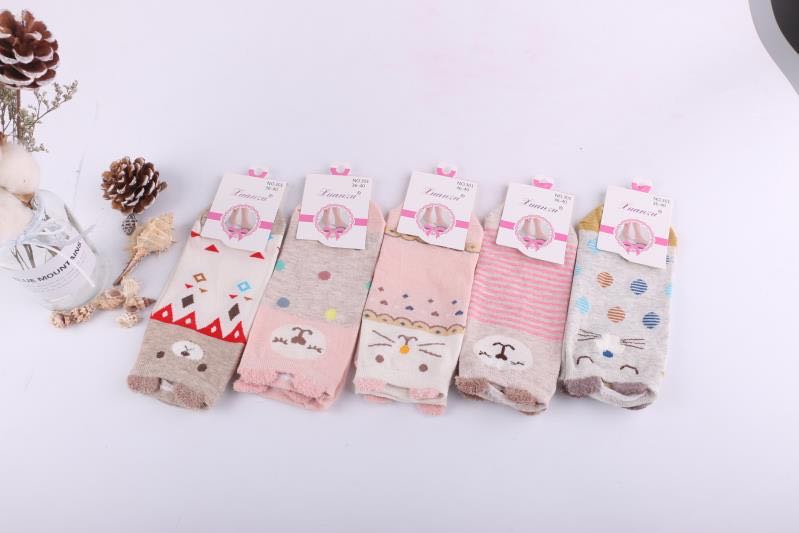 Internet-famous best-selling socks, boat socks, fashionable and trendy socks, lace socks, street stall socks, short socks, floor socks, girl socks, student socks, invisible socks Application Scenario