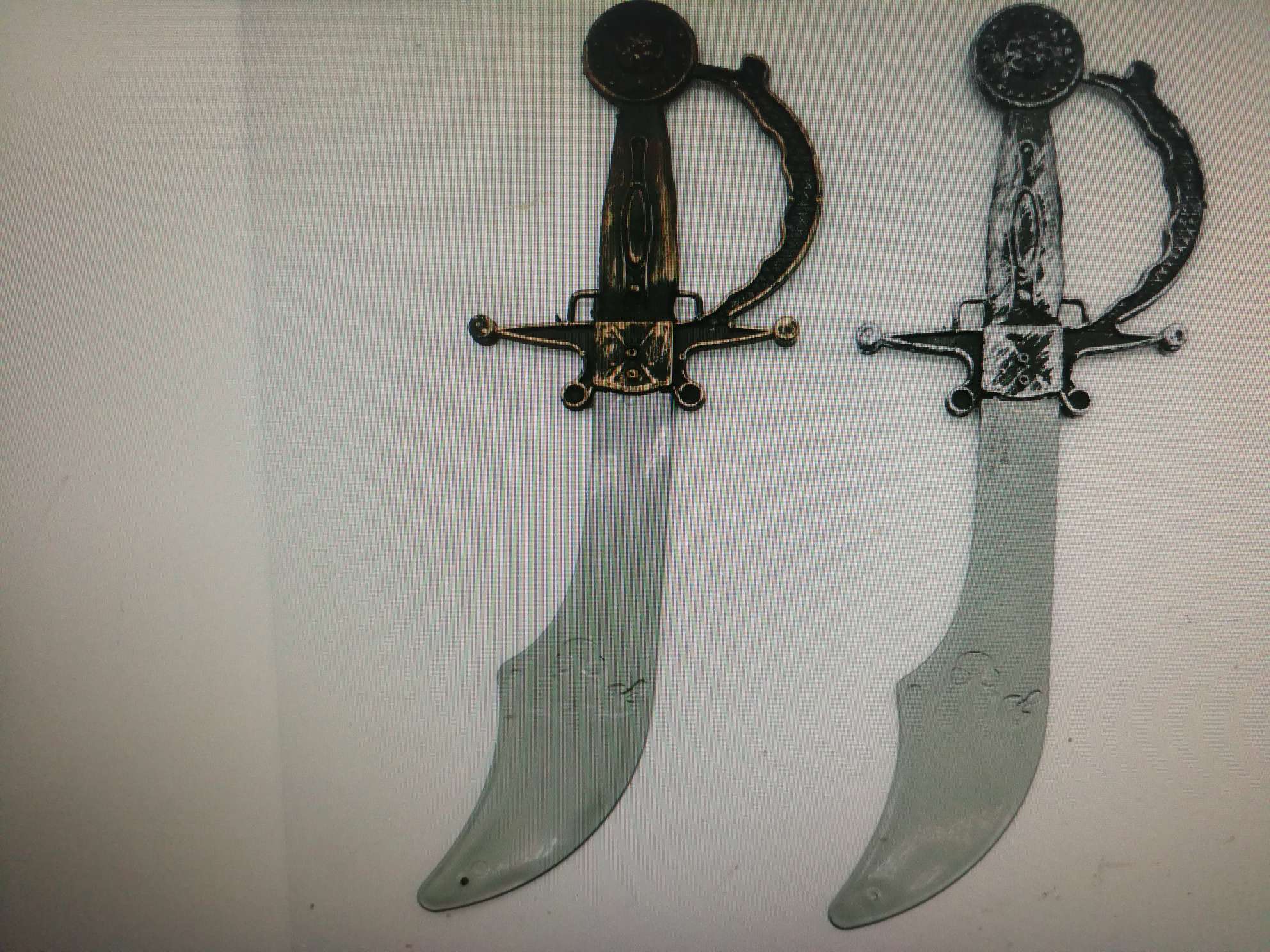 003 pirates knife