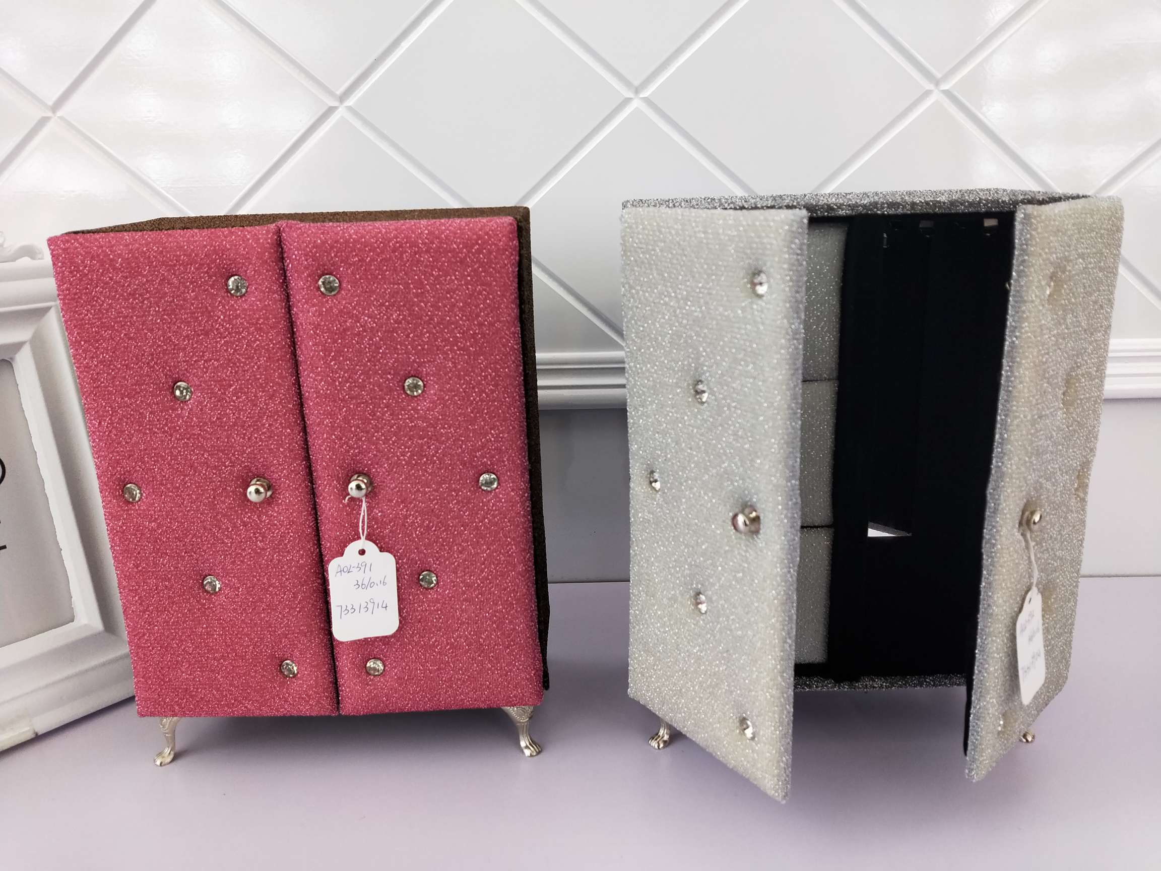 Jinqi Sofa Jewelry Box Creative Princess European-Style Sofa Doll Hand Soldier Toy Jewelry Storage Box A02-391/392 Application Scenario