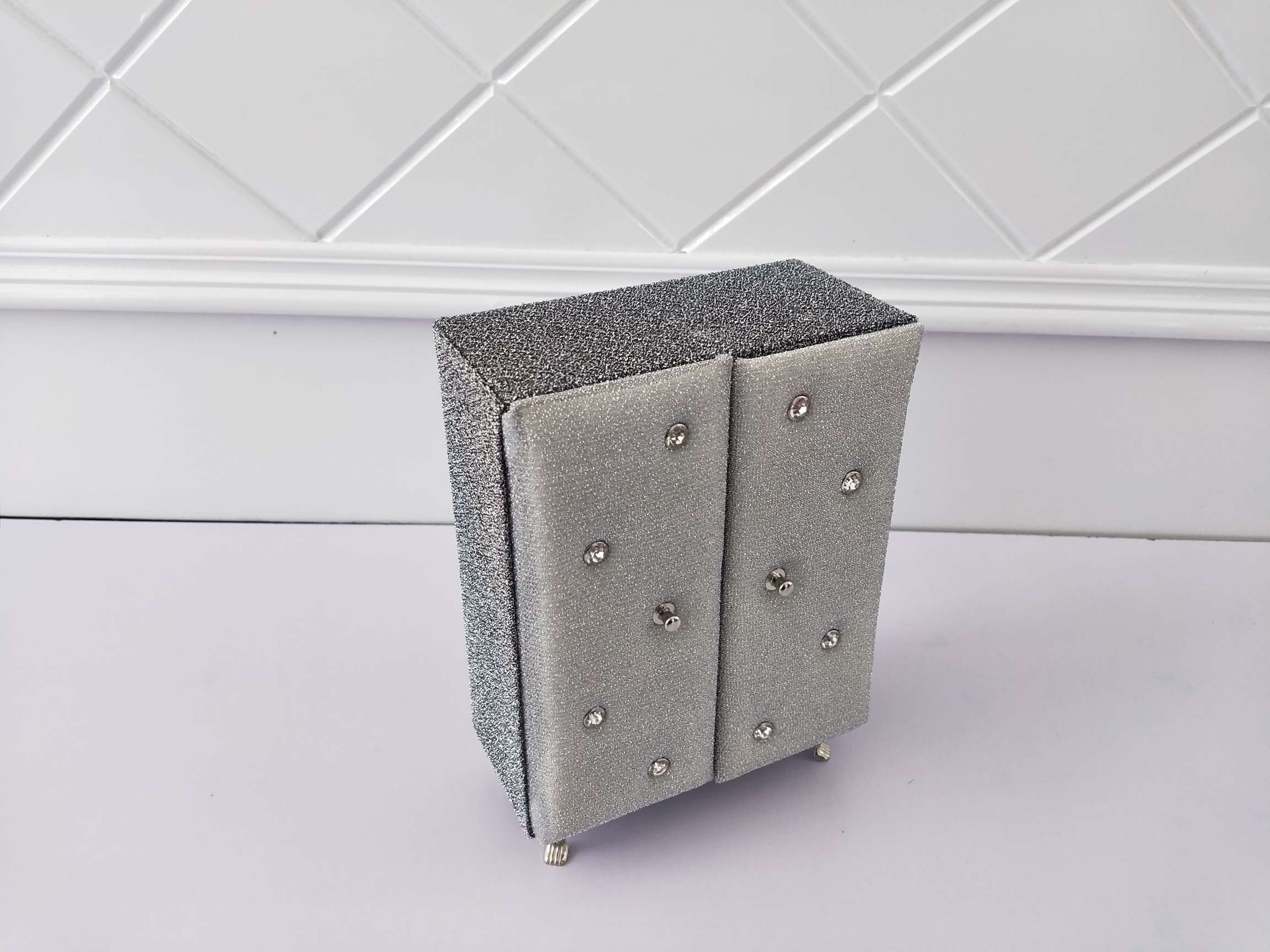 Jinqi Sofa Jewelry Box European Fashion Jewelry Display and Storage Box Princess Doll Accessories X02-391/392 Item Picture