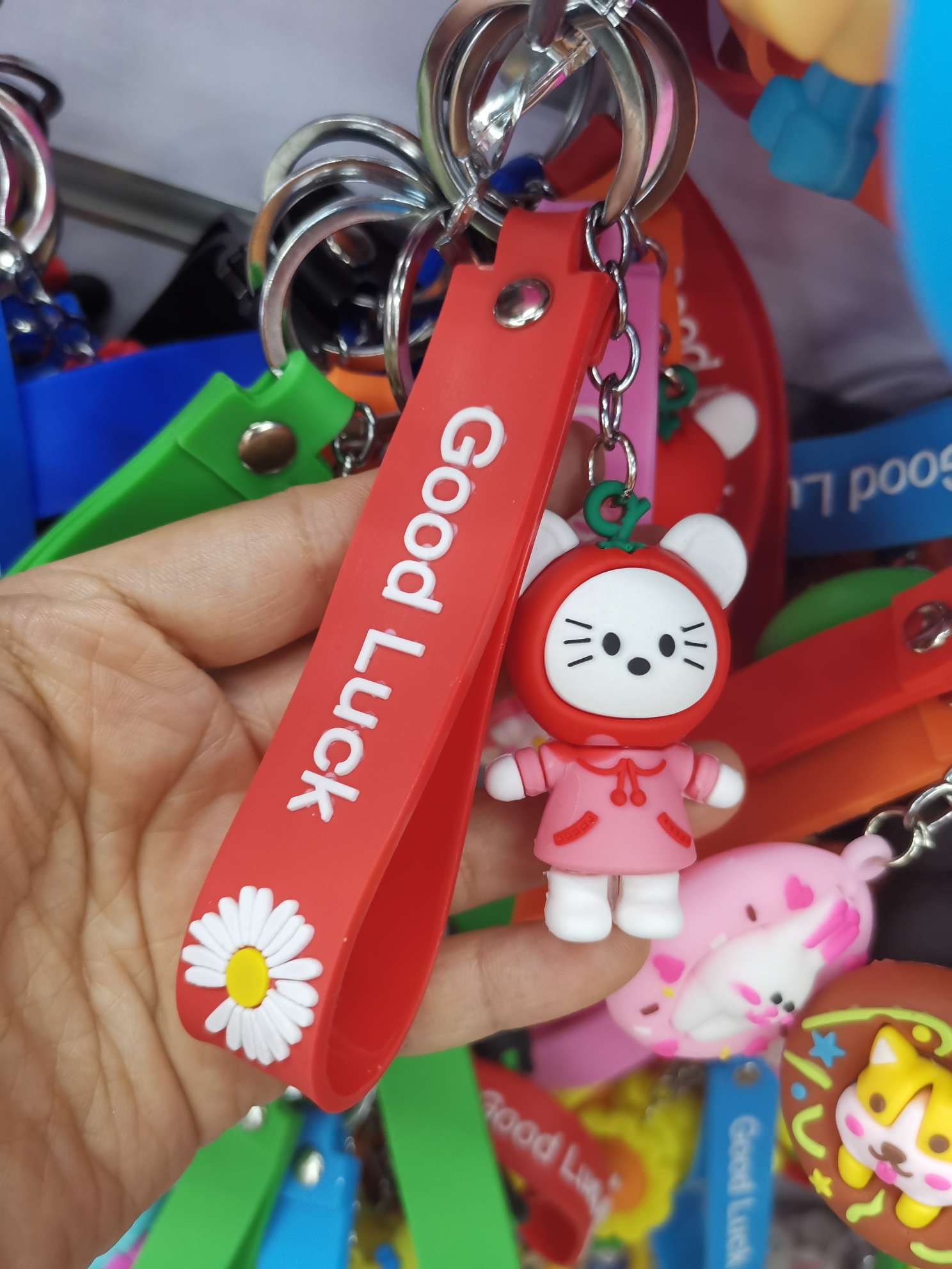 PVC resin keychain soft rubber three-dimensional figurine, cute 454 key pendant, student schoolbag pendant wholesale Application Scenario