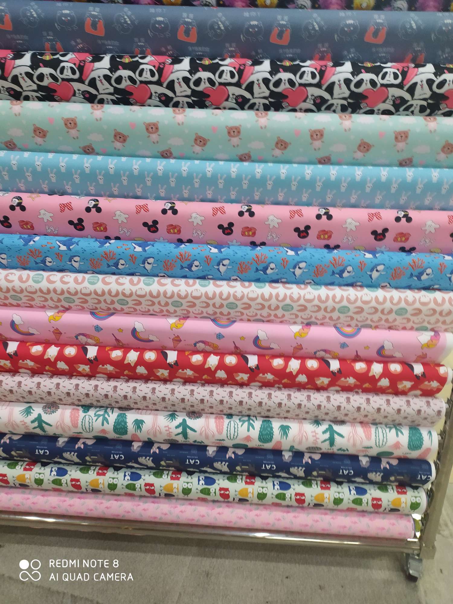 Factory direct sales, 210D Oxford fabric with encrypted PA printing process, waterproof, suitable for bags, wardrobes, storage boxes, handicrafts, etc Application Scenario